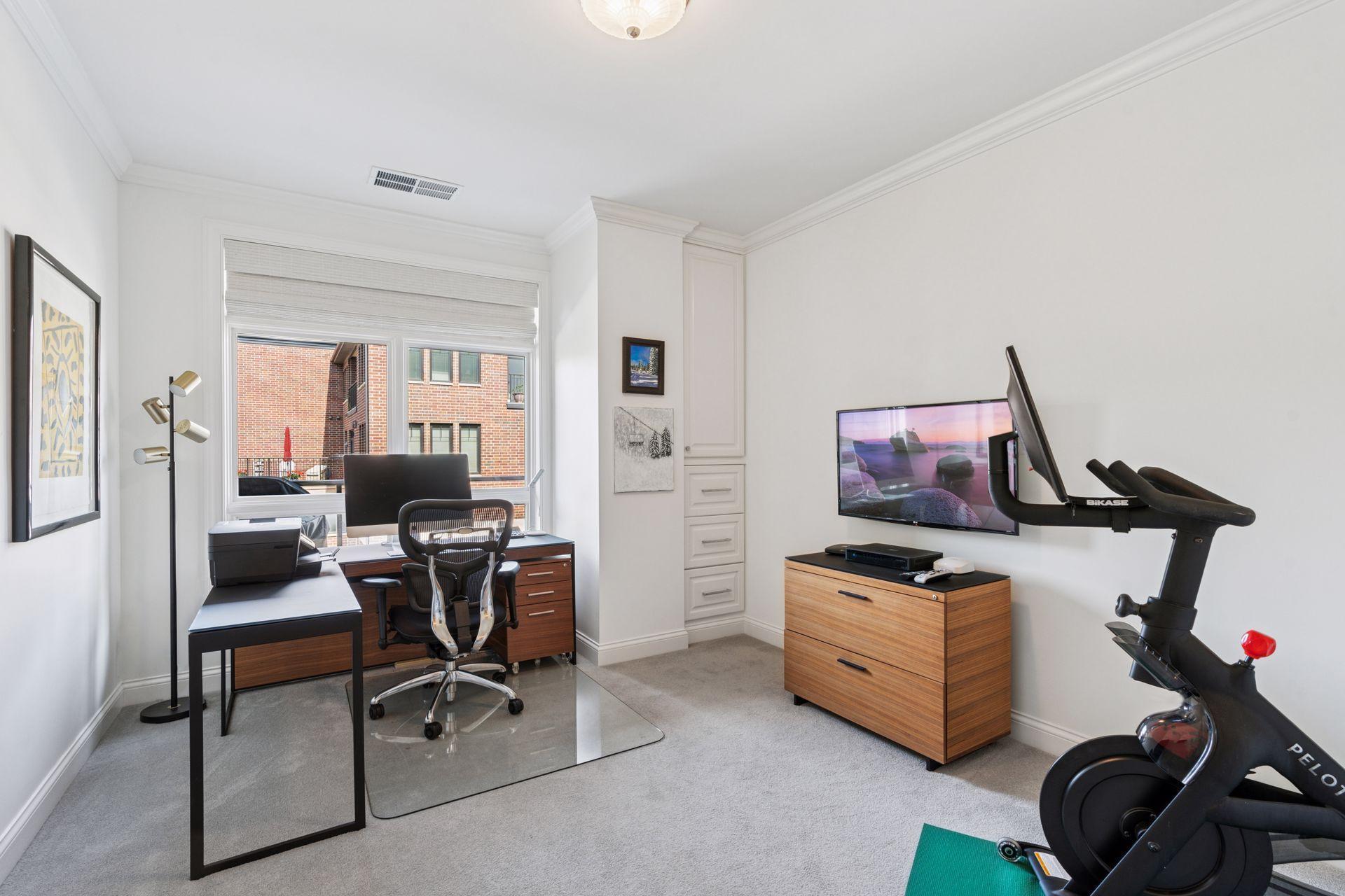 875 Lake Street N Unit: 201