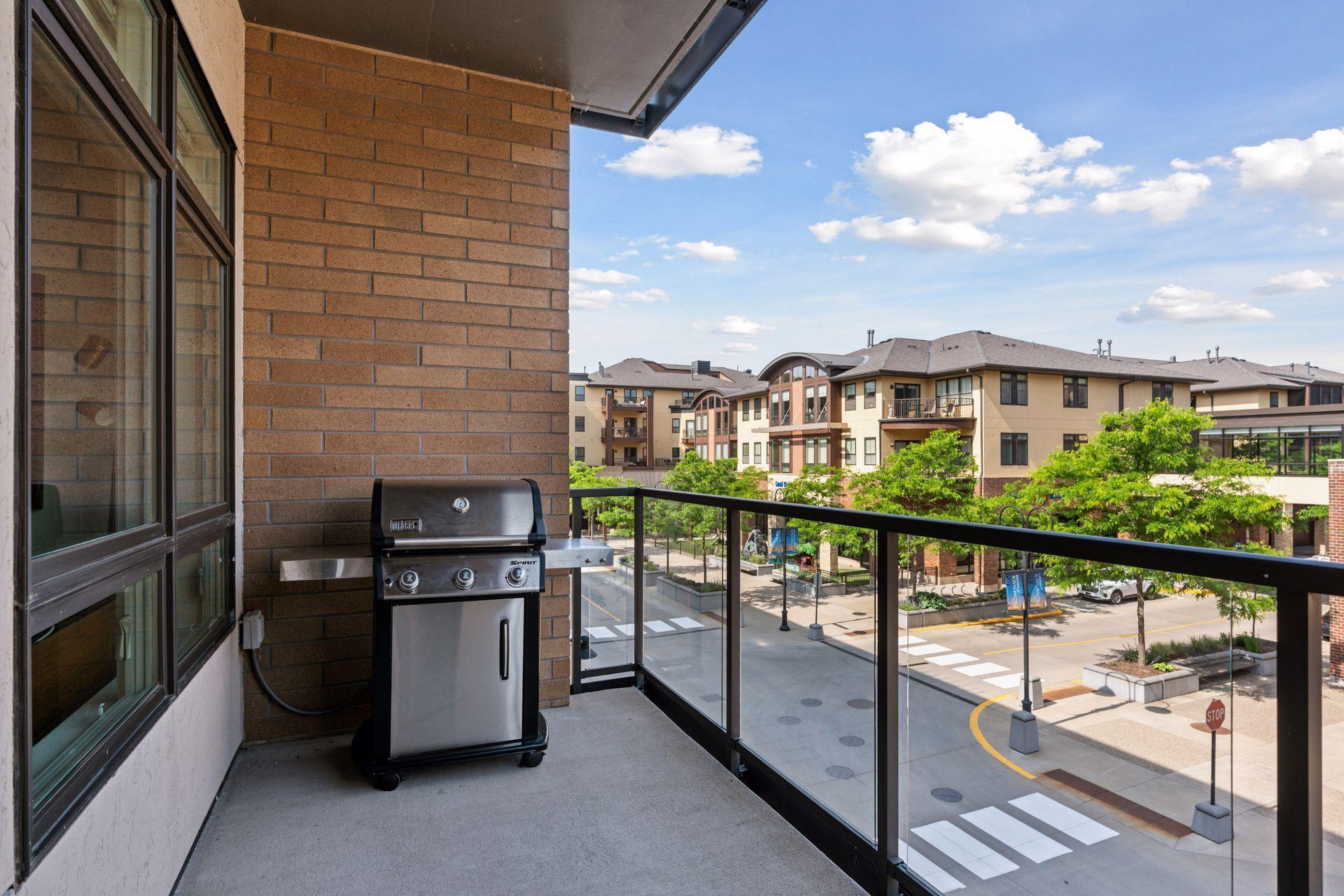875 Lake Street N Unit: 201