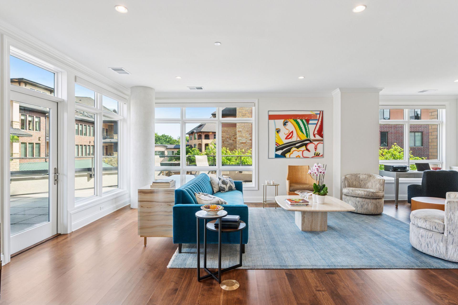 875 Lake Street N Unit: 201