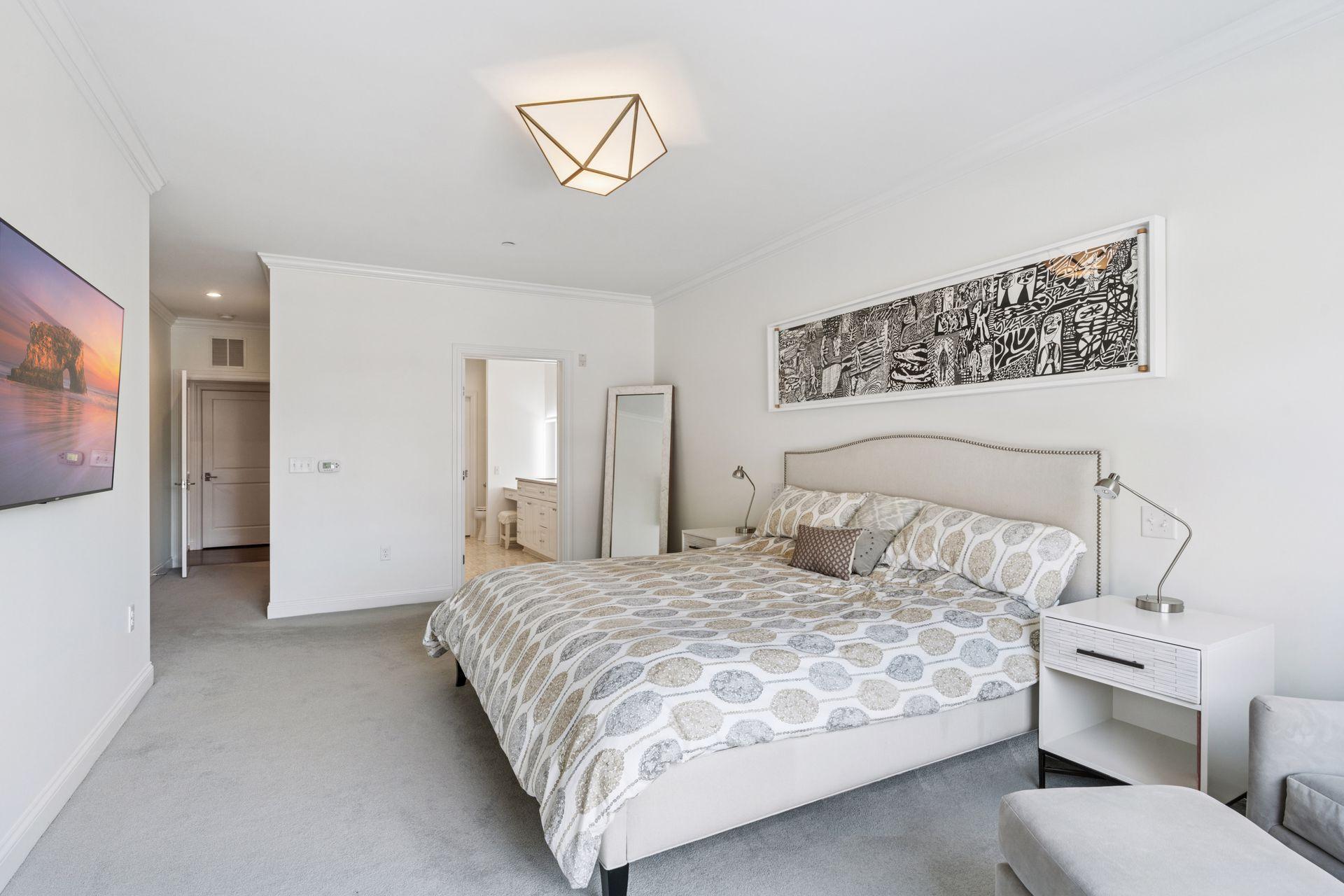 875 Lake Street N Unit: 201