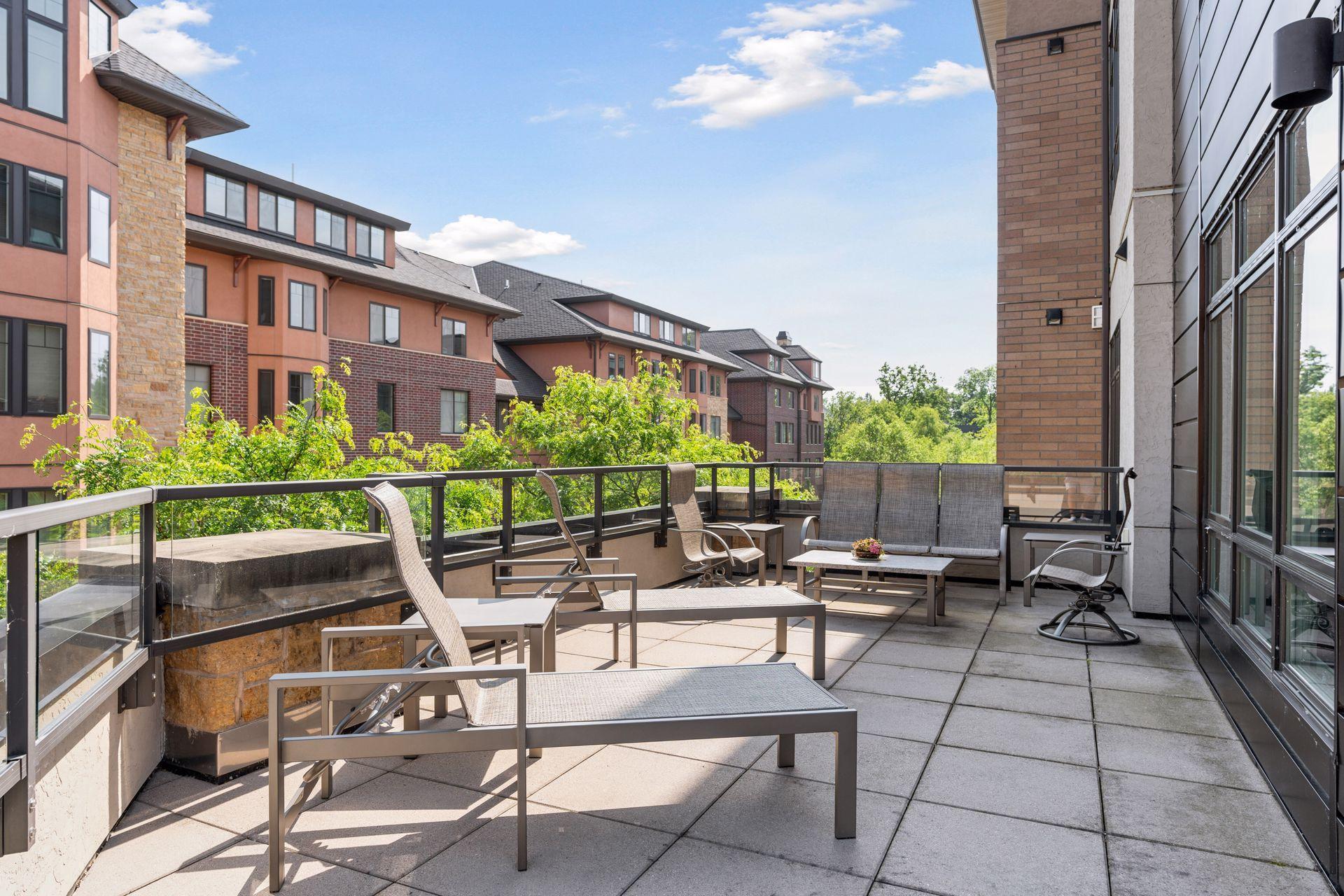 875 Lake Street N Unit: 201