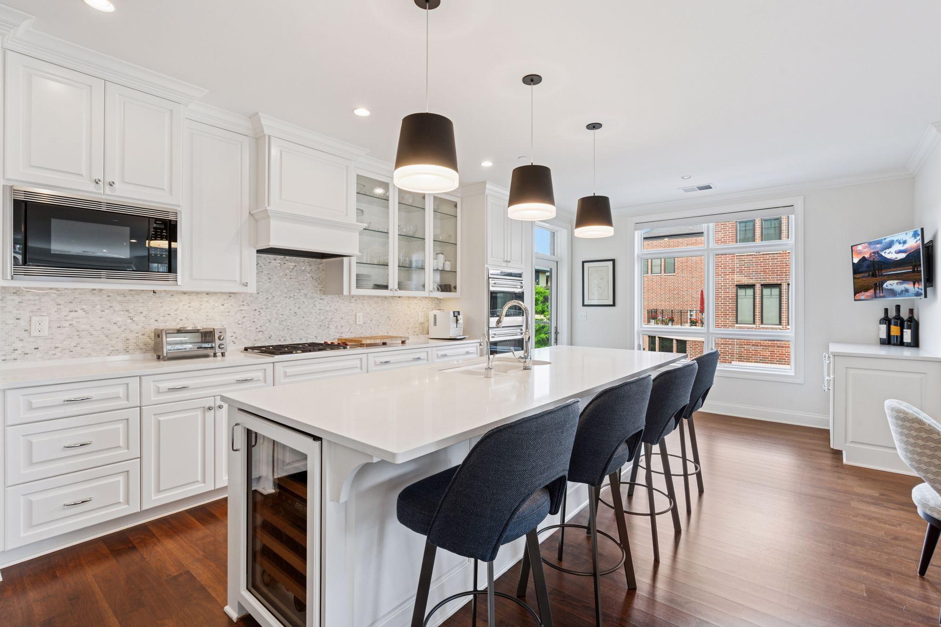 875 Lake Street N Unit: 201