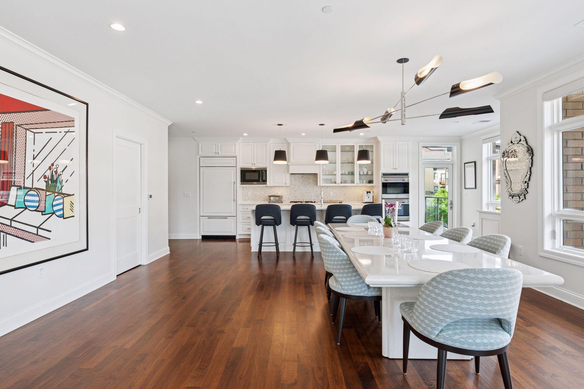 875 Lake Street N Unit: 201