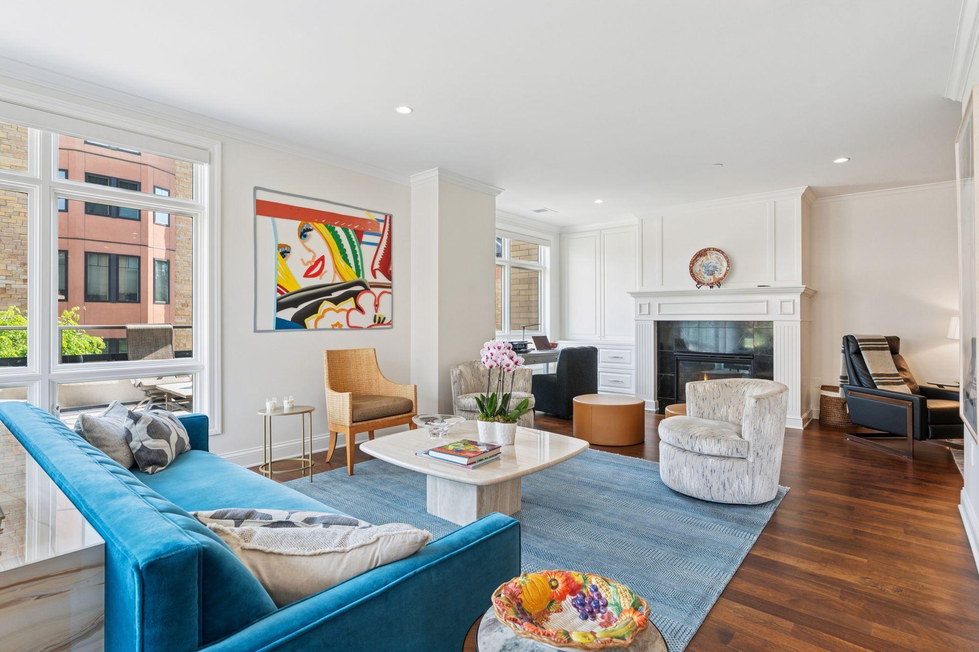 875 Lake Street N Unit: 201