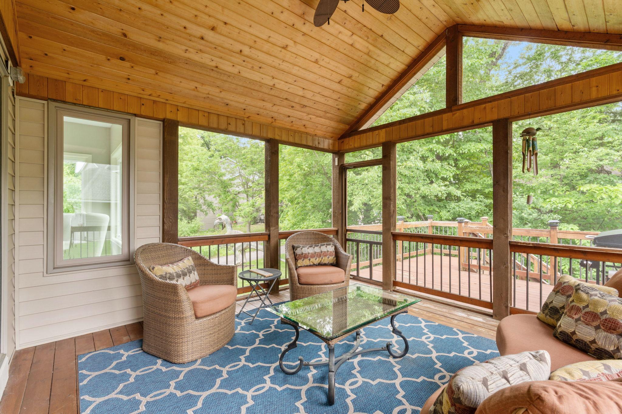 10605 Fernwood Lane N