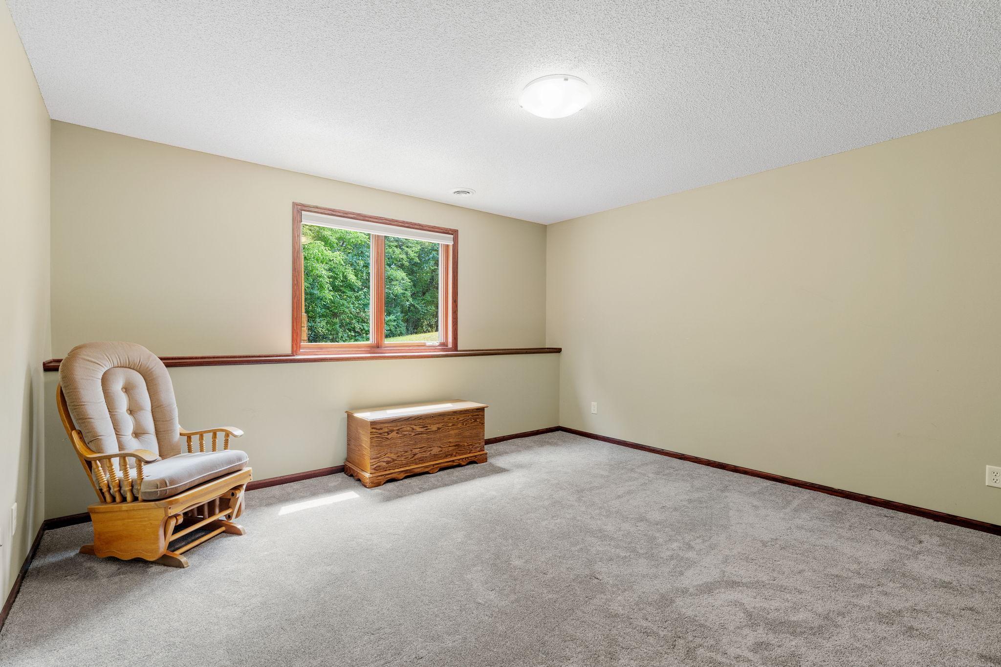 10605 Fernwood Lane N