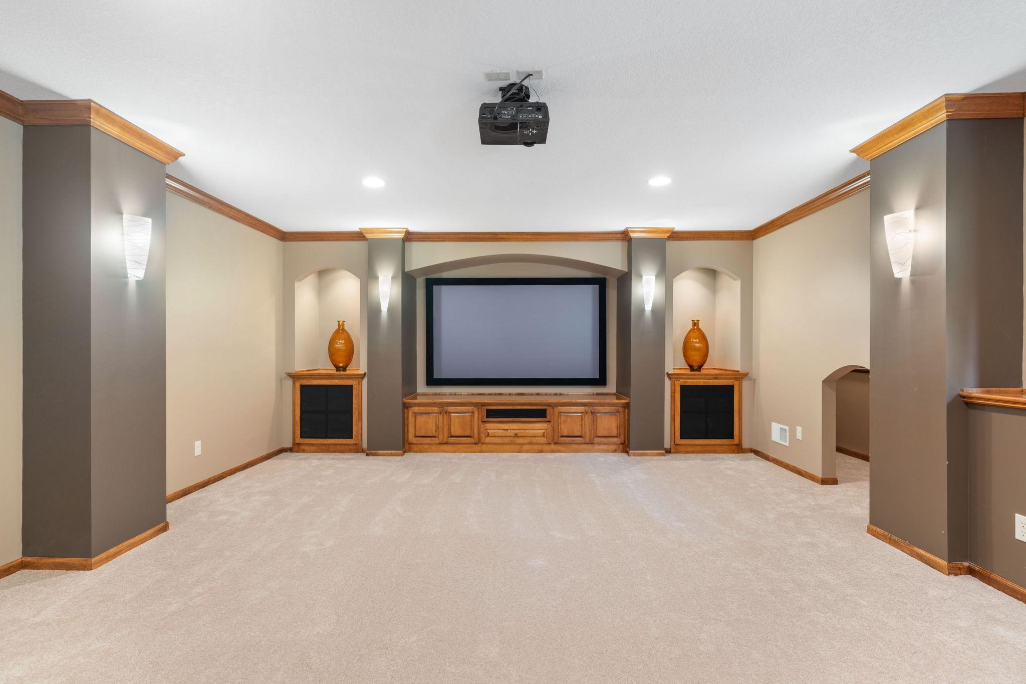 10605 Fernwood Lane N
