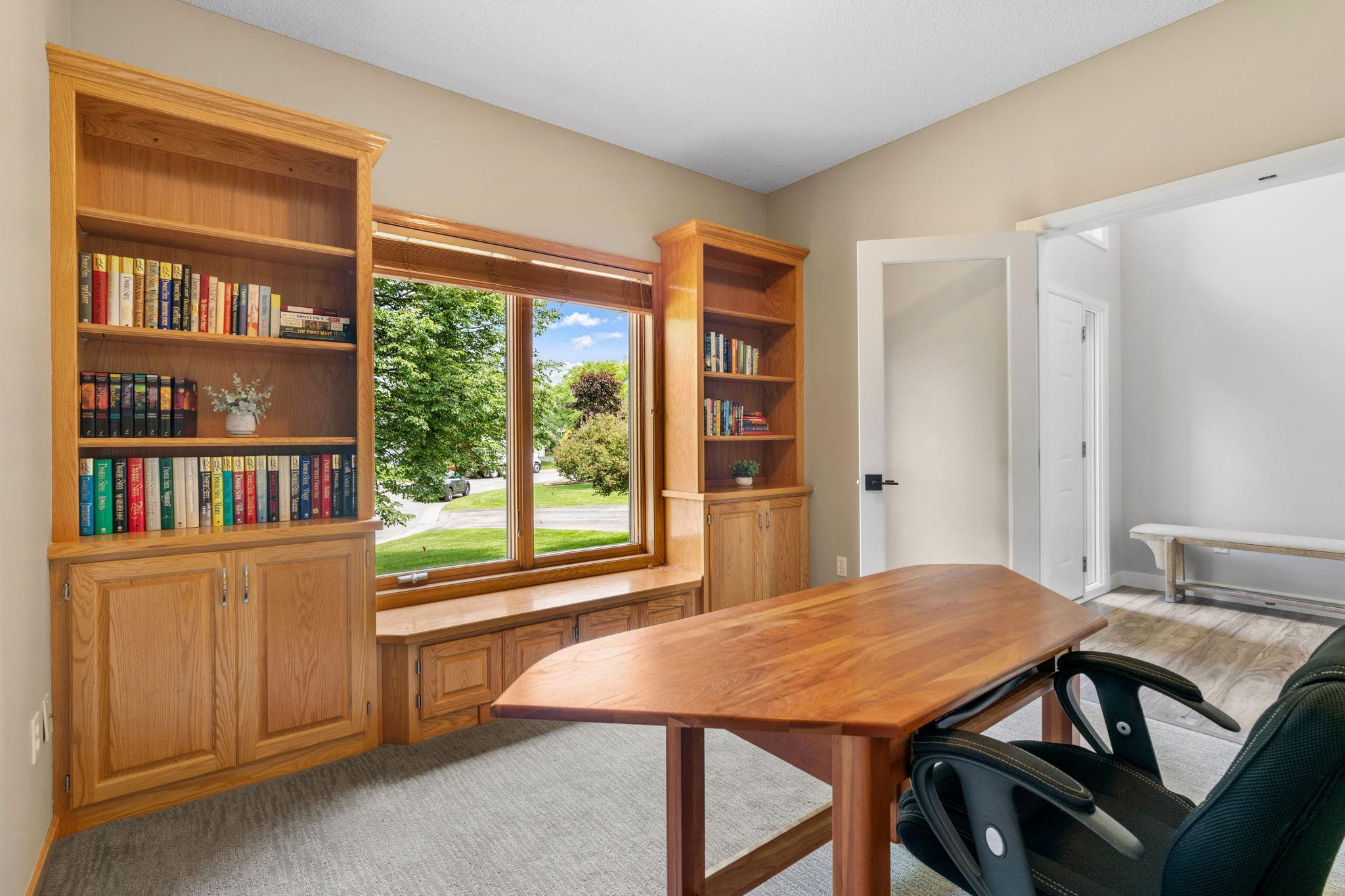 10605 Fernwood Lane N
