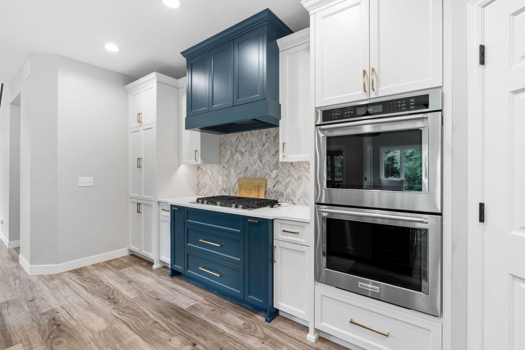 10605 Fernwood Lane N