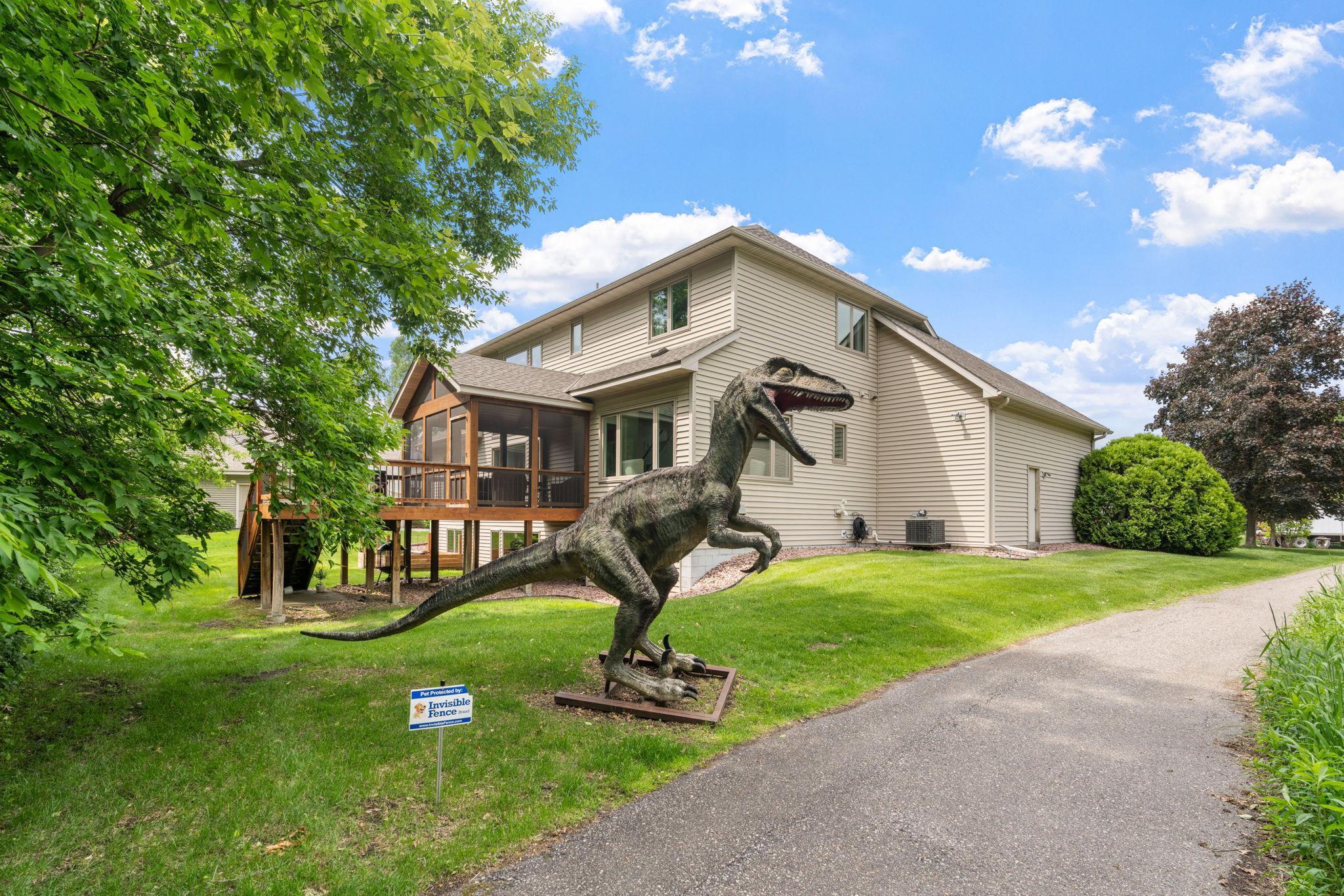10605 Fernwood Lane N