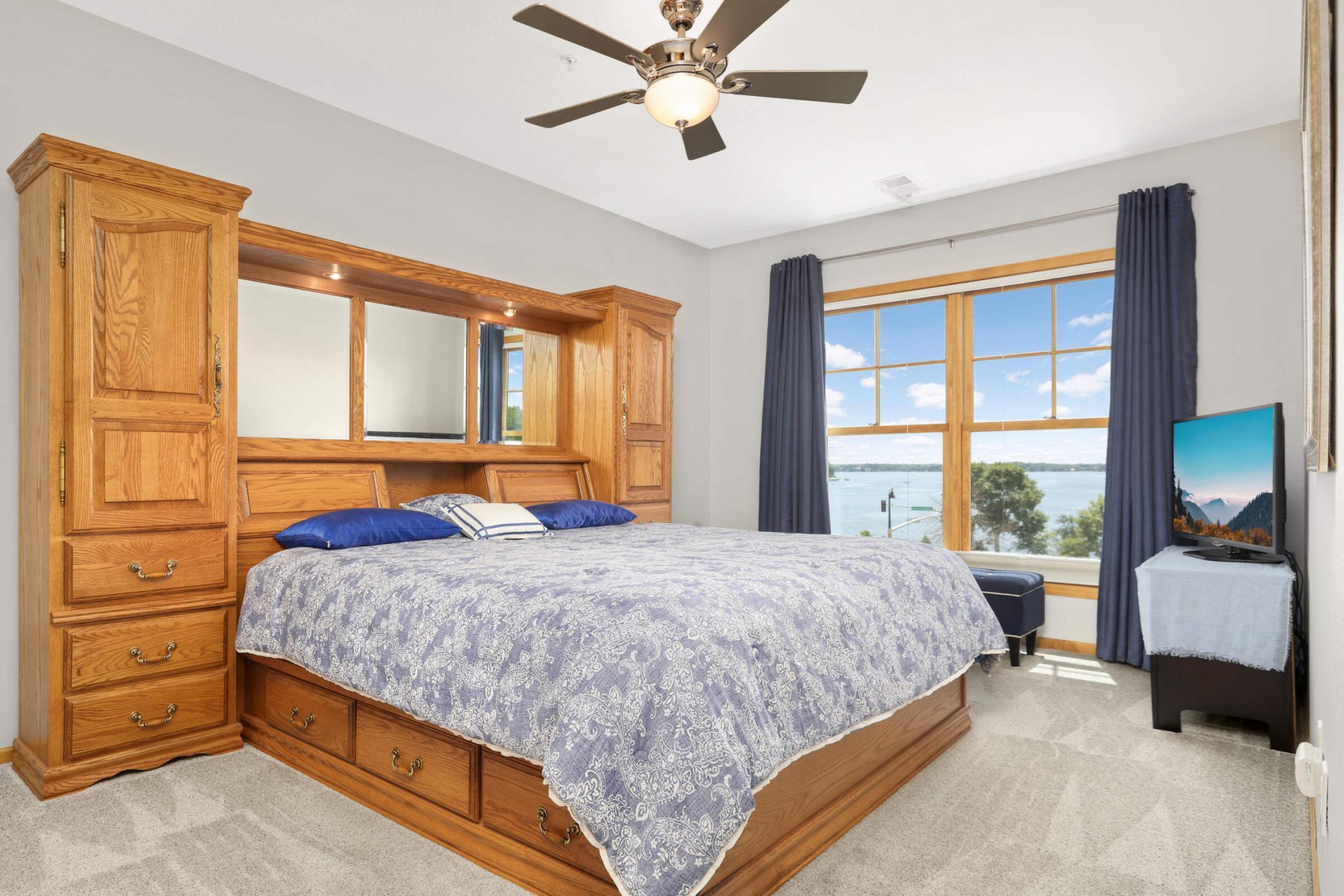 4100 Spring Street Unit: 310