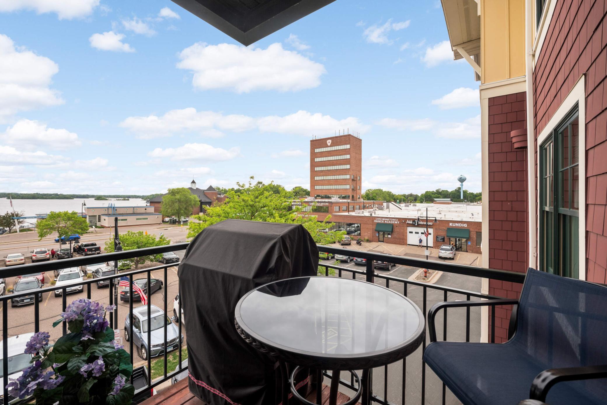 4100 Spring Street Unit: 310