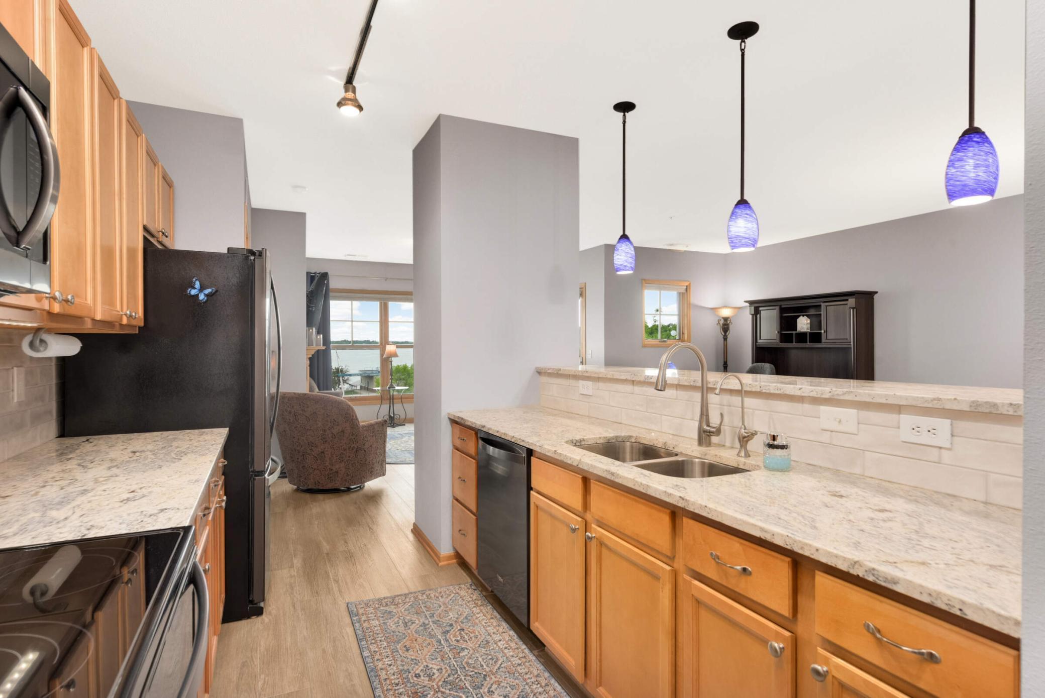 4100 Spring Street Unit: 310