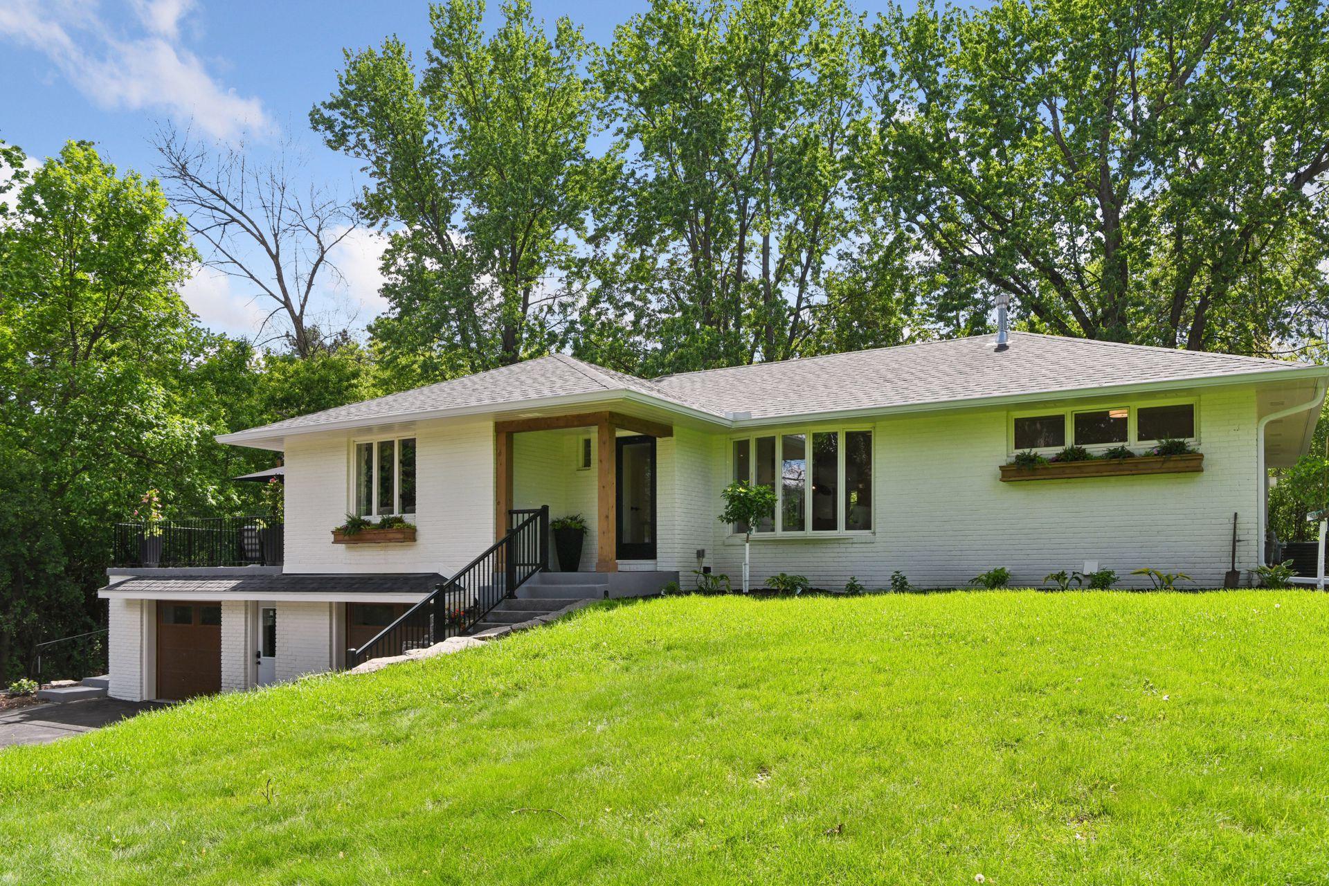 3930 Cottage Lane