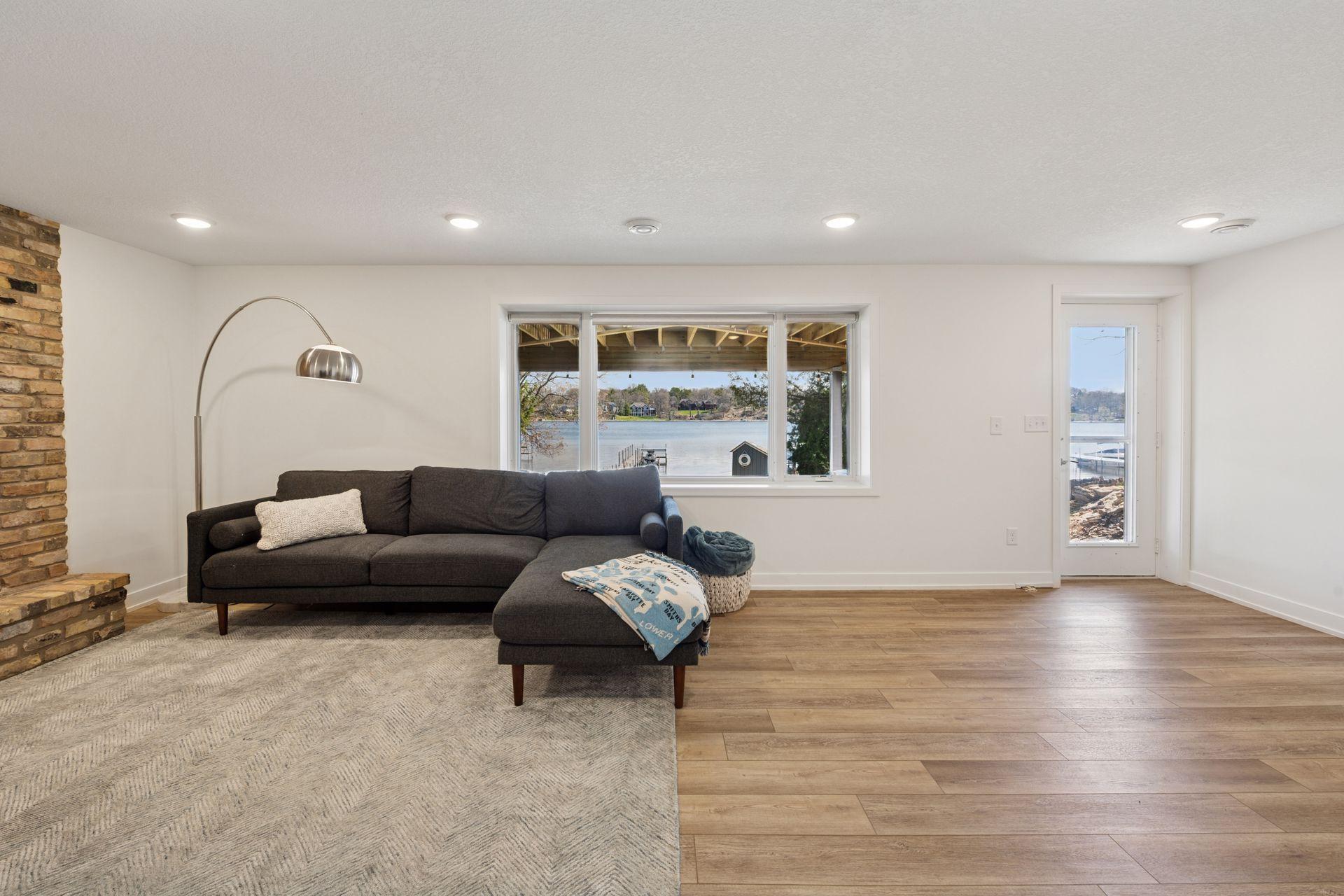 4450 Forest Lake Landing
