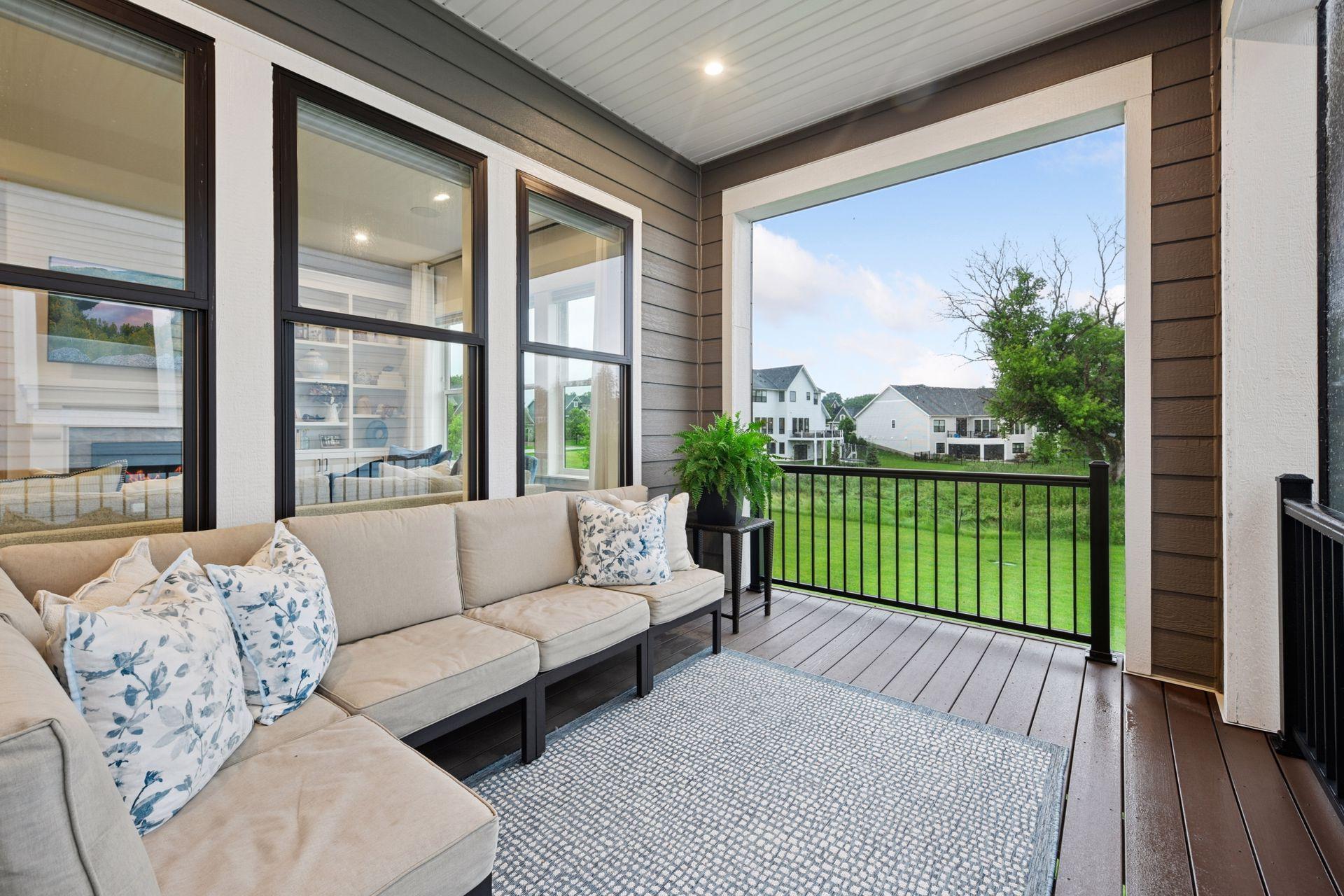 24540 Niblick Alcove