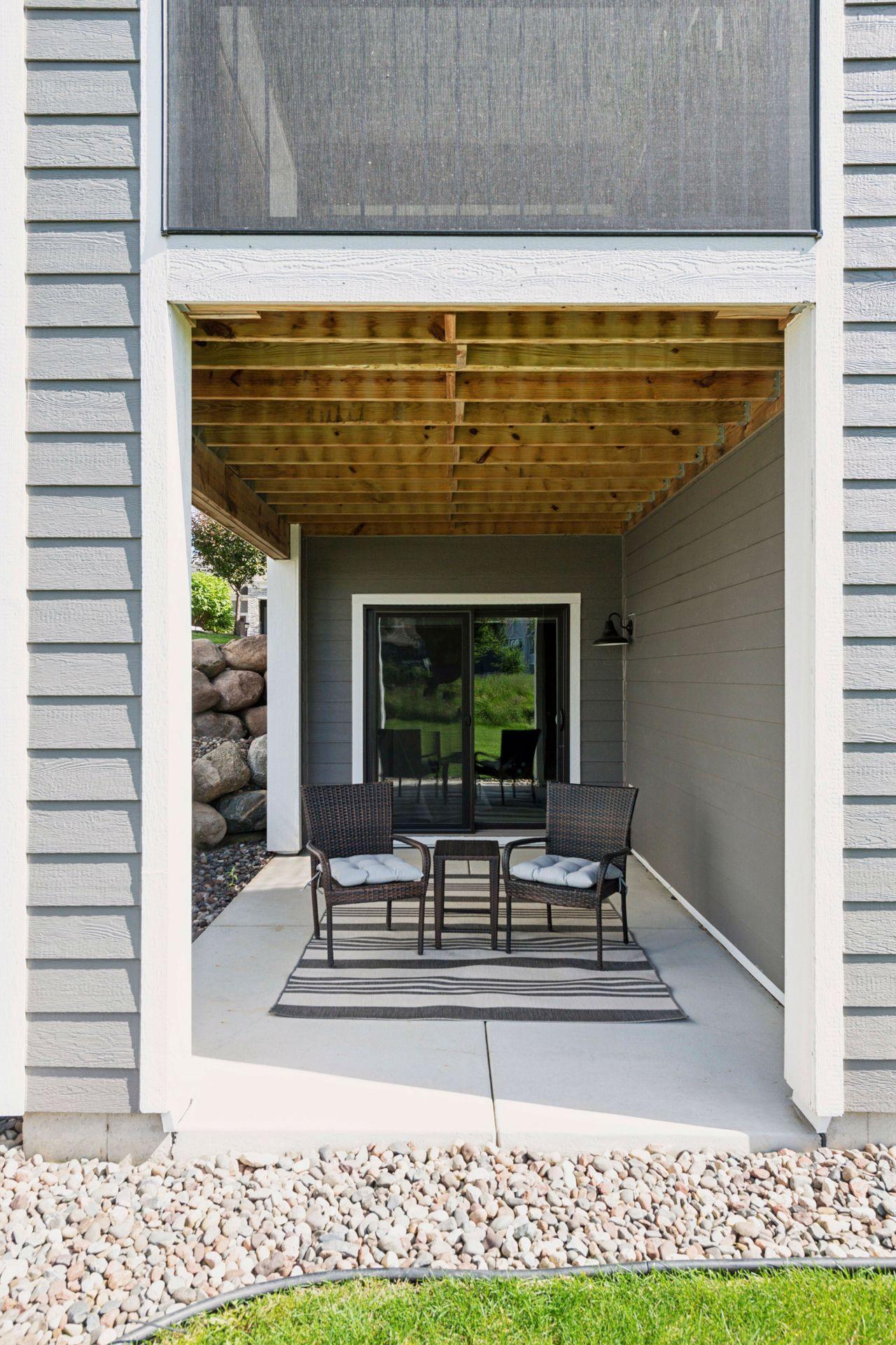 24540 Niblick Alcove