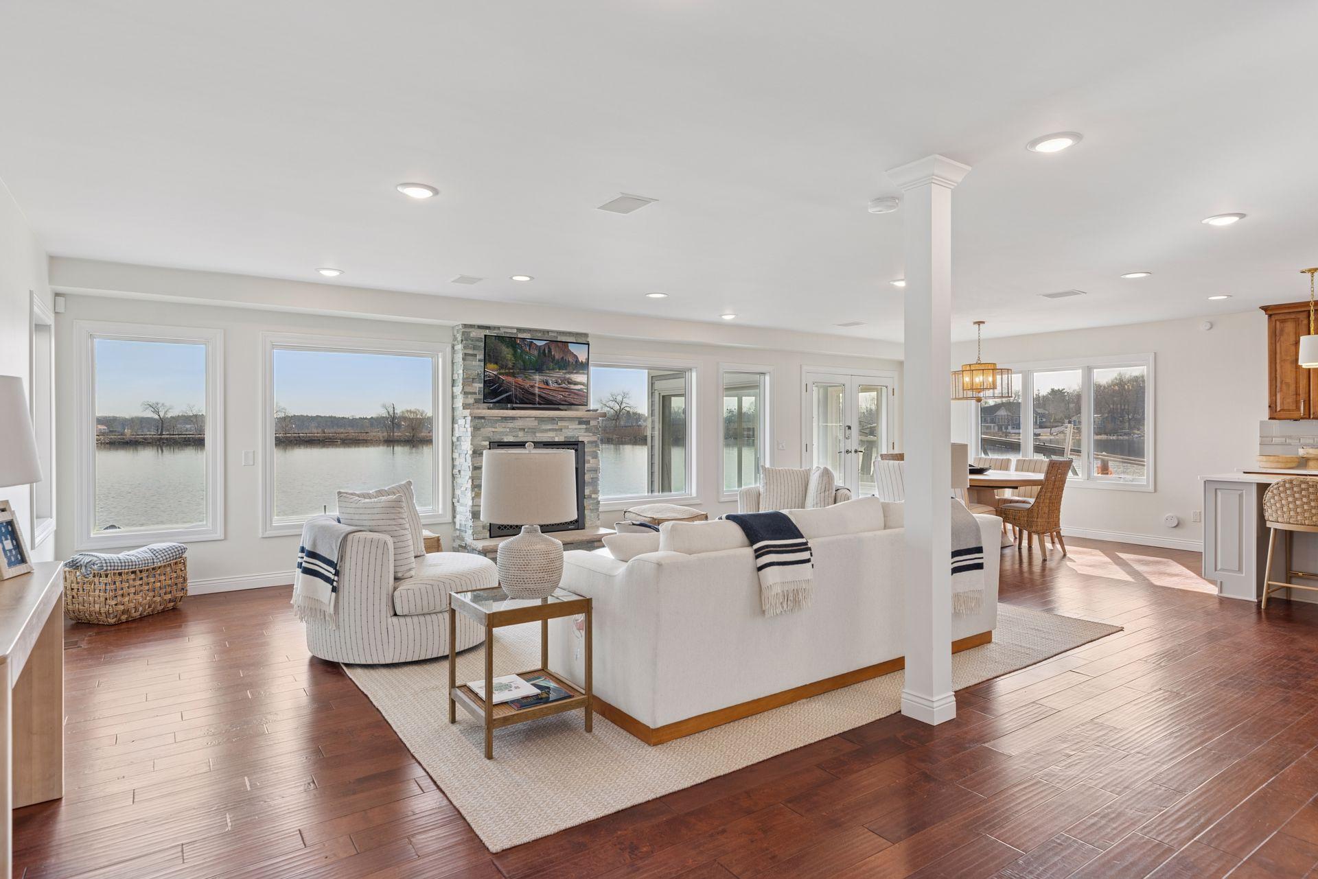 2807 McKenzie Point Road