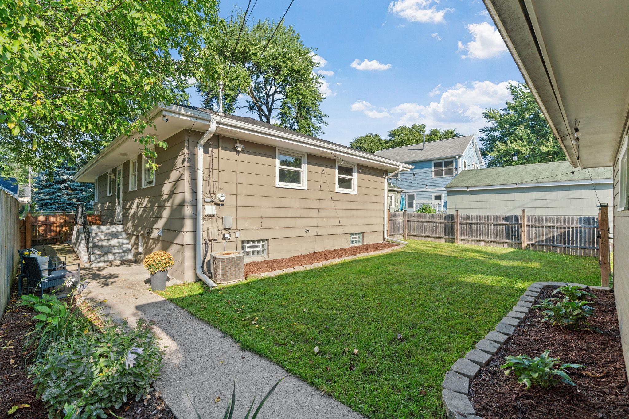 3049 Maryland Avenue S