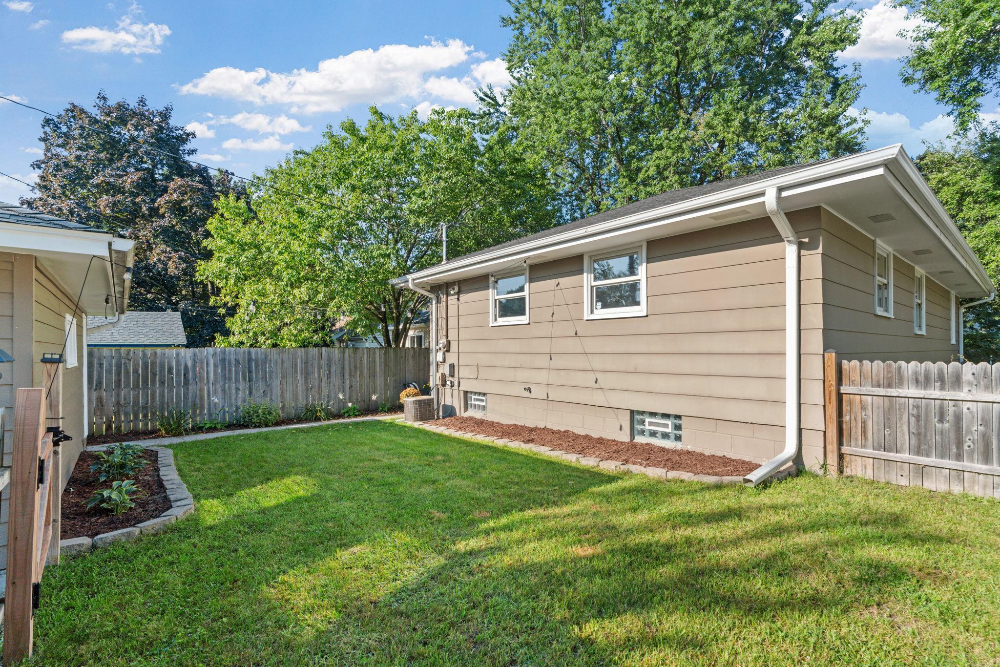 3049 Maryland Avenue S