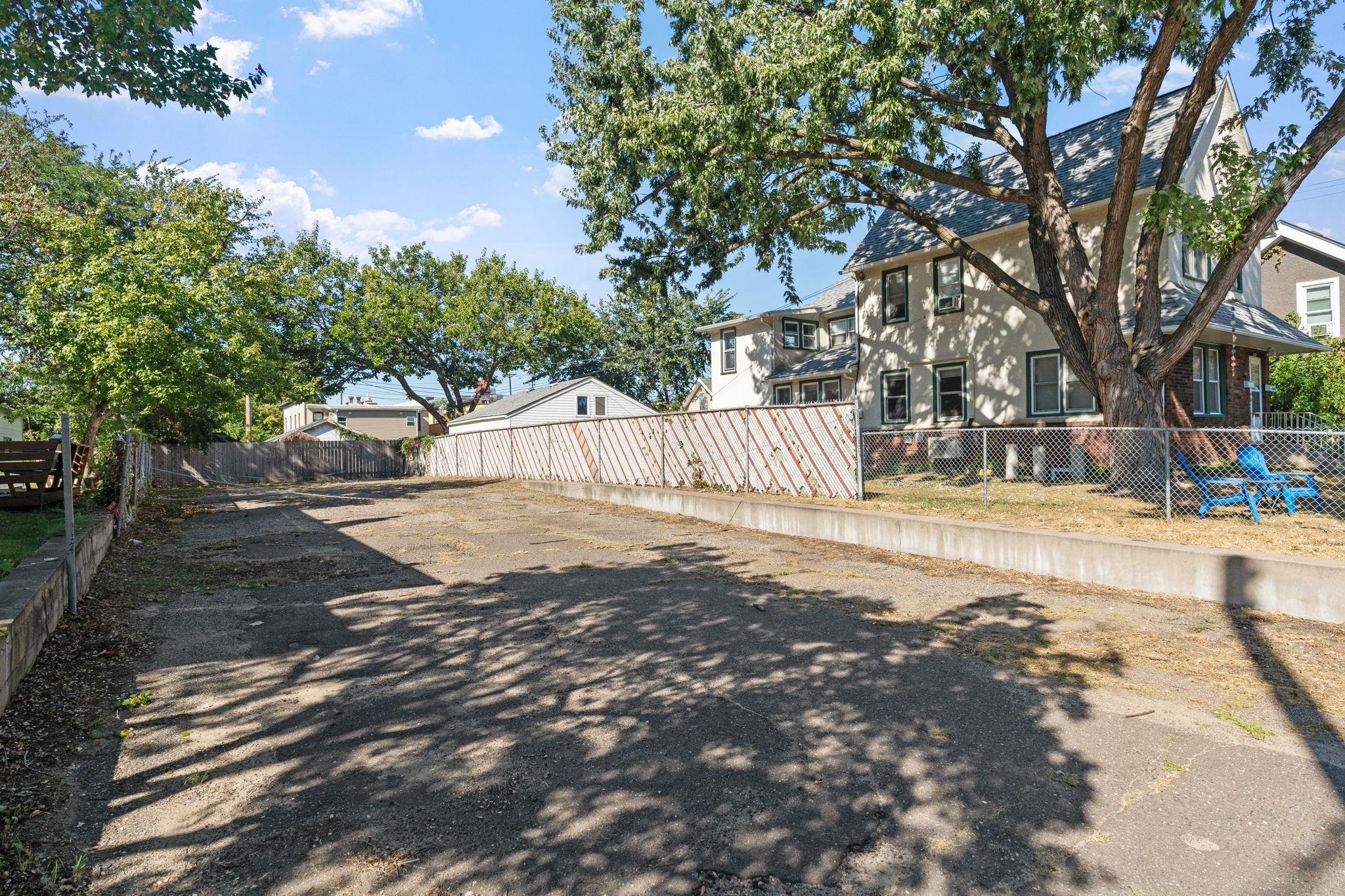 2110 4th Street NE