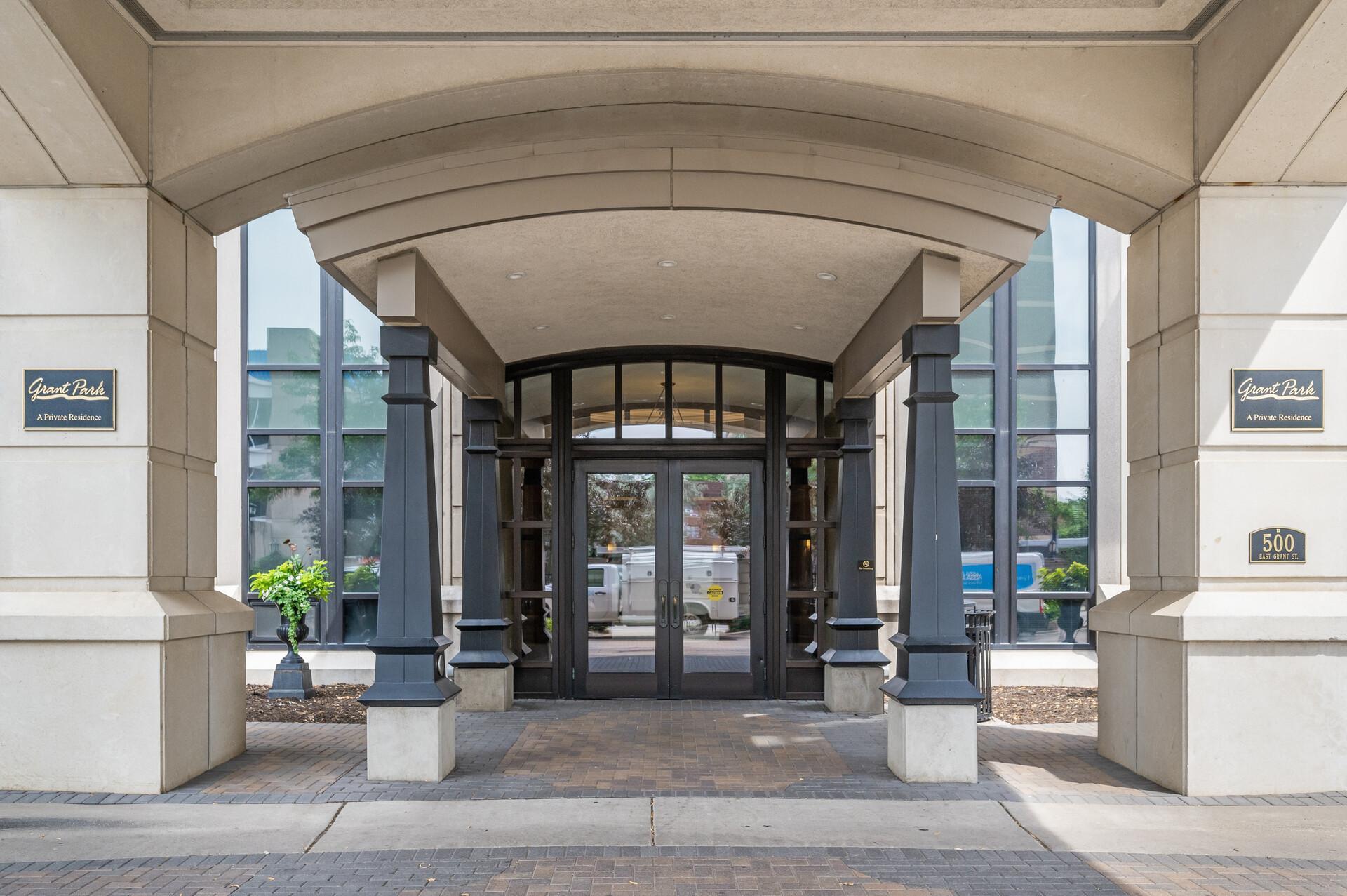 500 E Grant Street Unit: 209