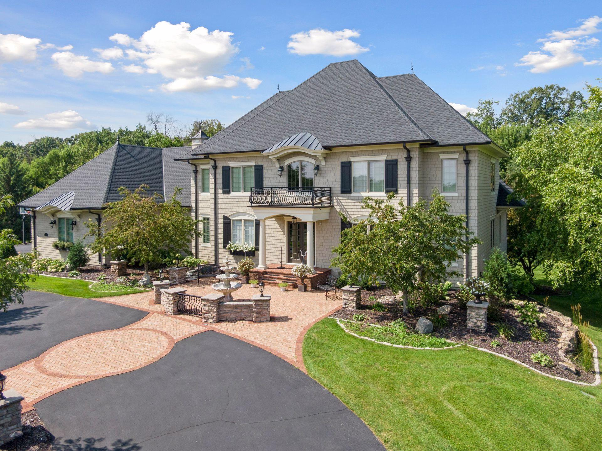 315 Calamus Circle