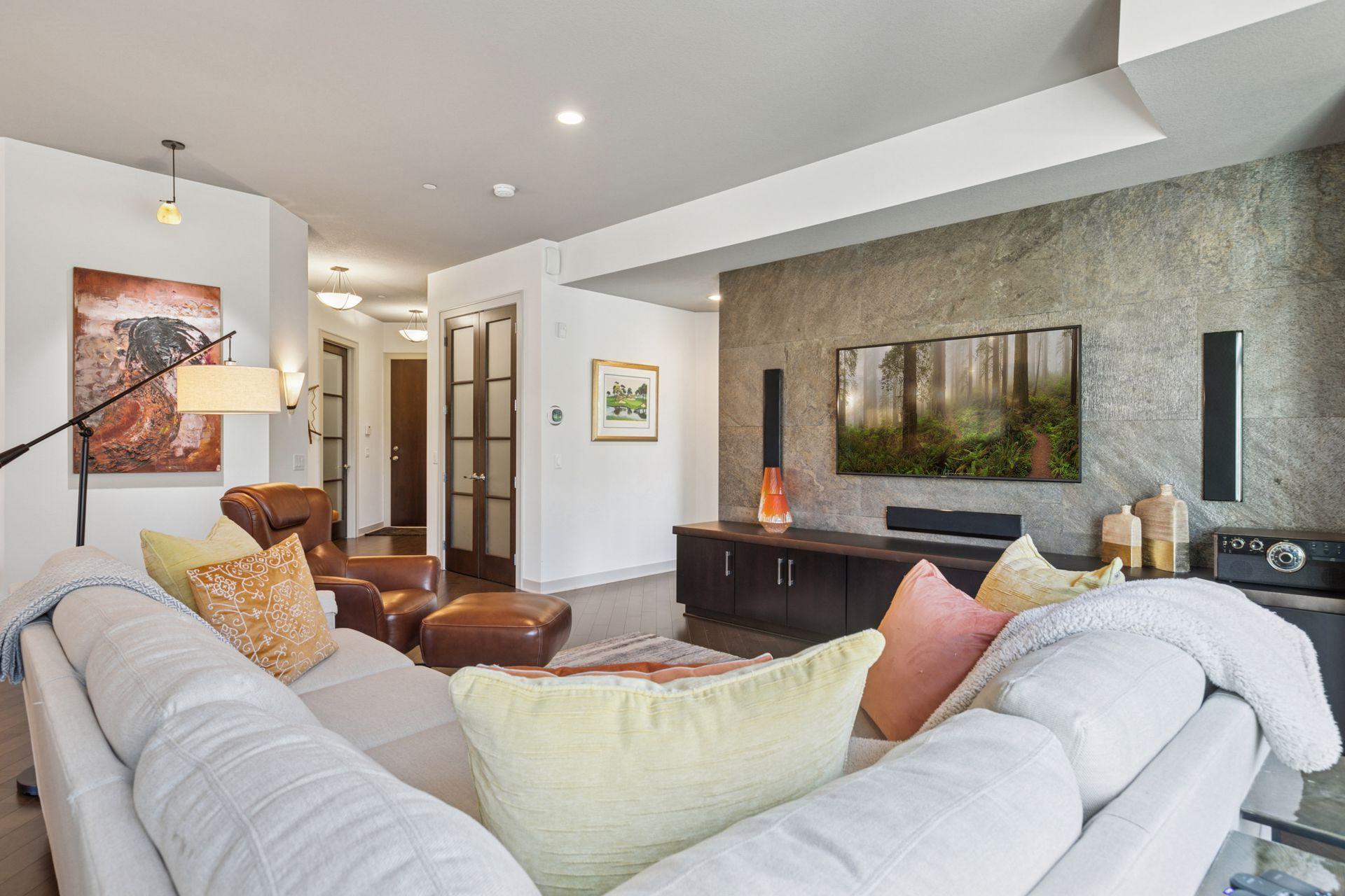 555 Oak Ridge Place Unit: 150