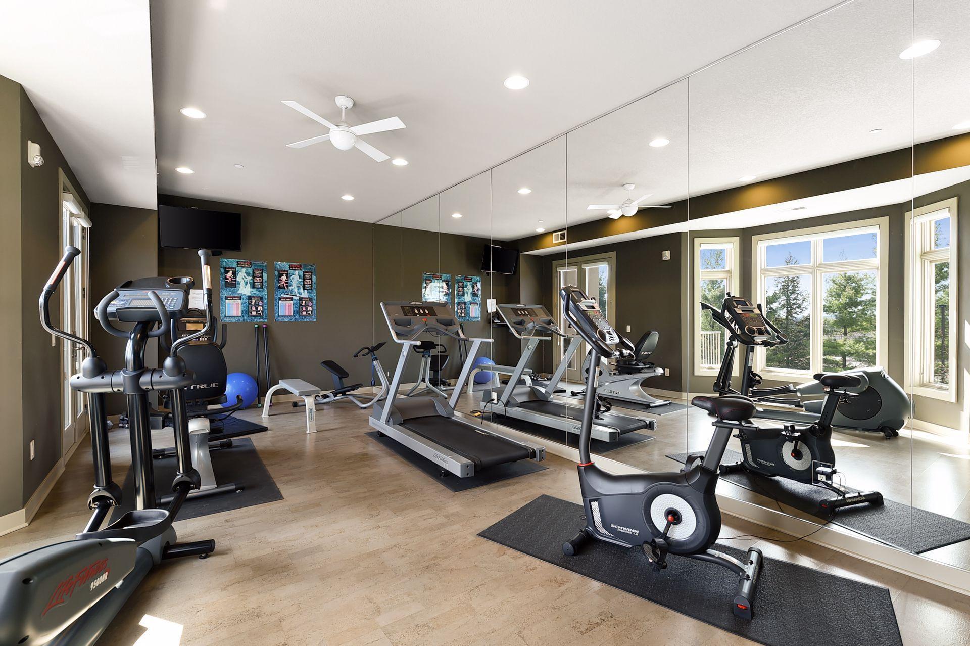 555 Oak Ridge Place Unit: 150
