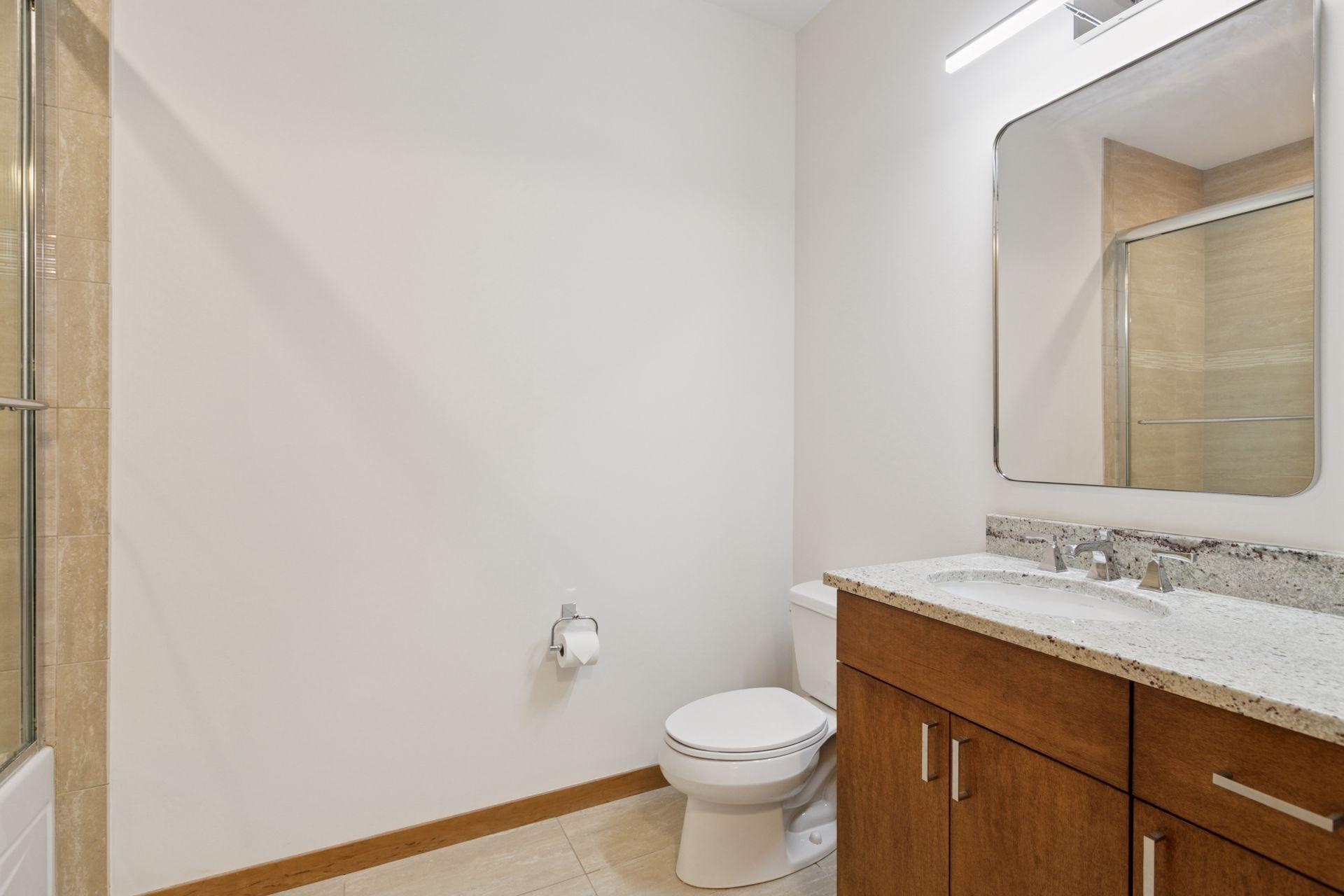 201 S 11th Street Unit: 1040