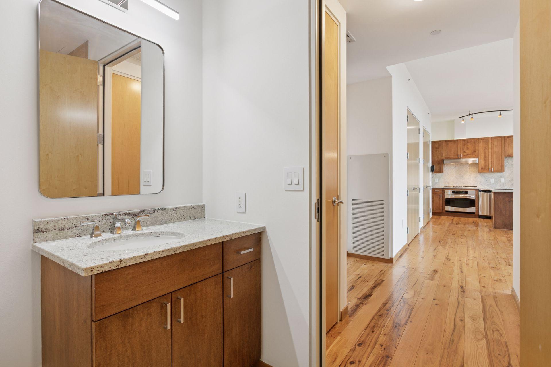 201 S 11th Street Unit: 1040