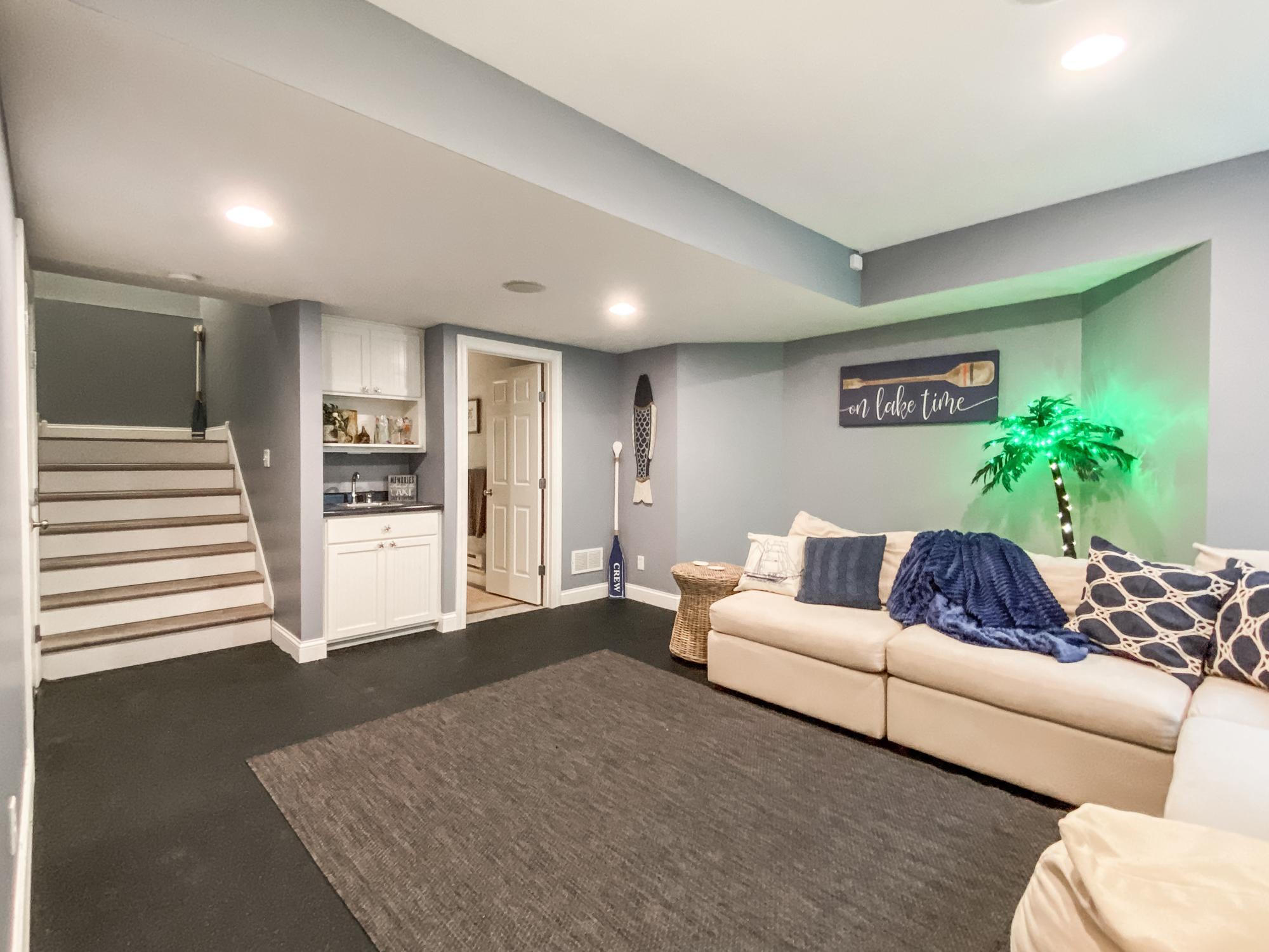 4646 Island View Drive