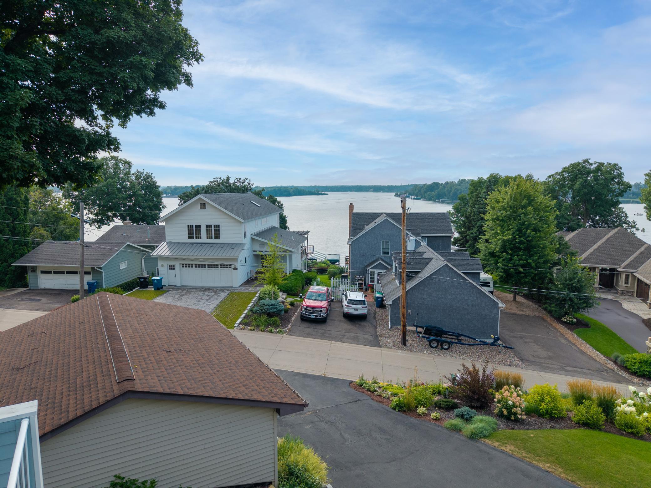 4646 Island View Drive