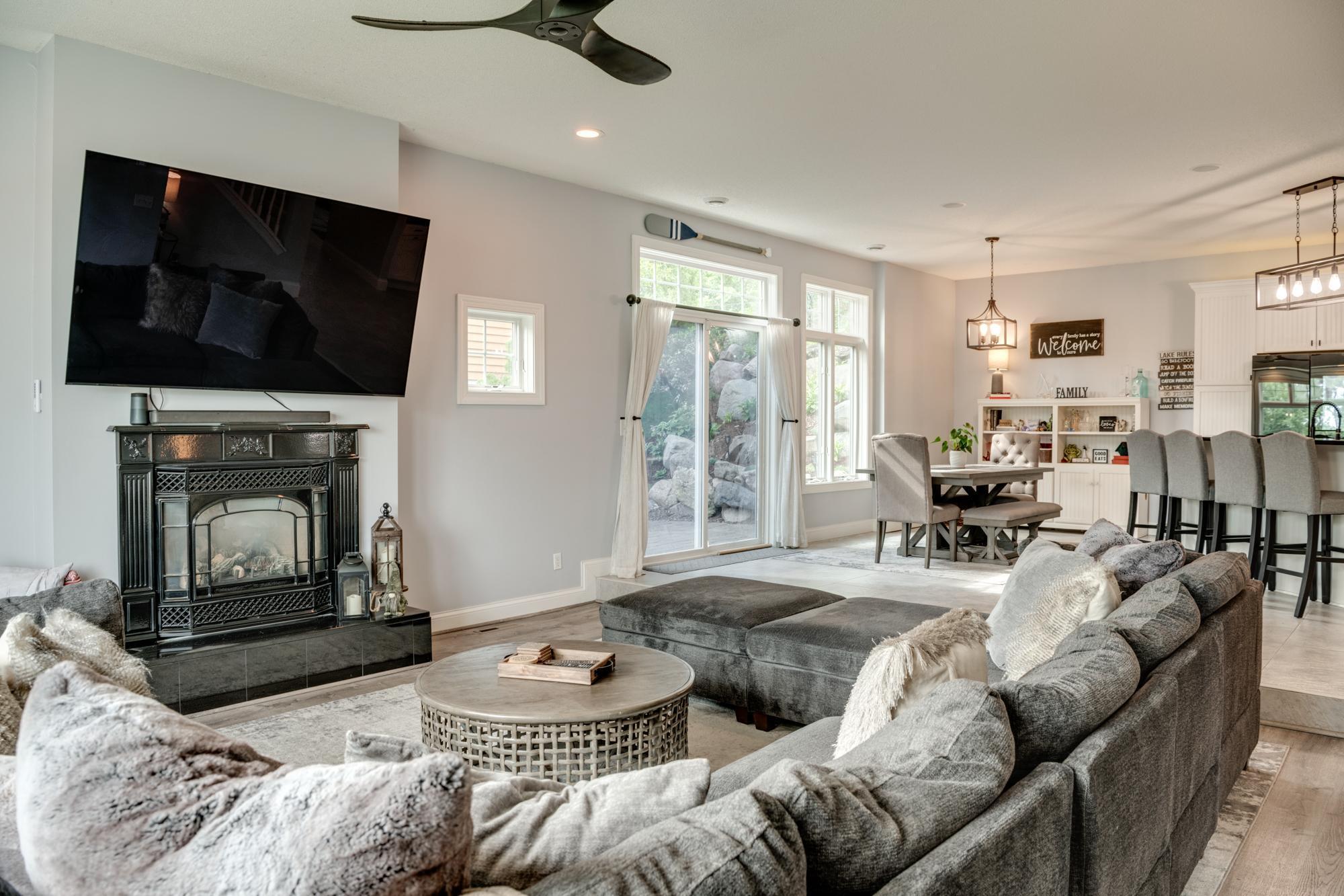 4646 Island View Drive