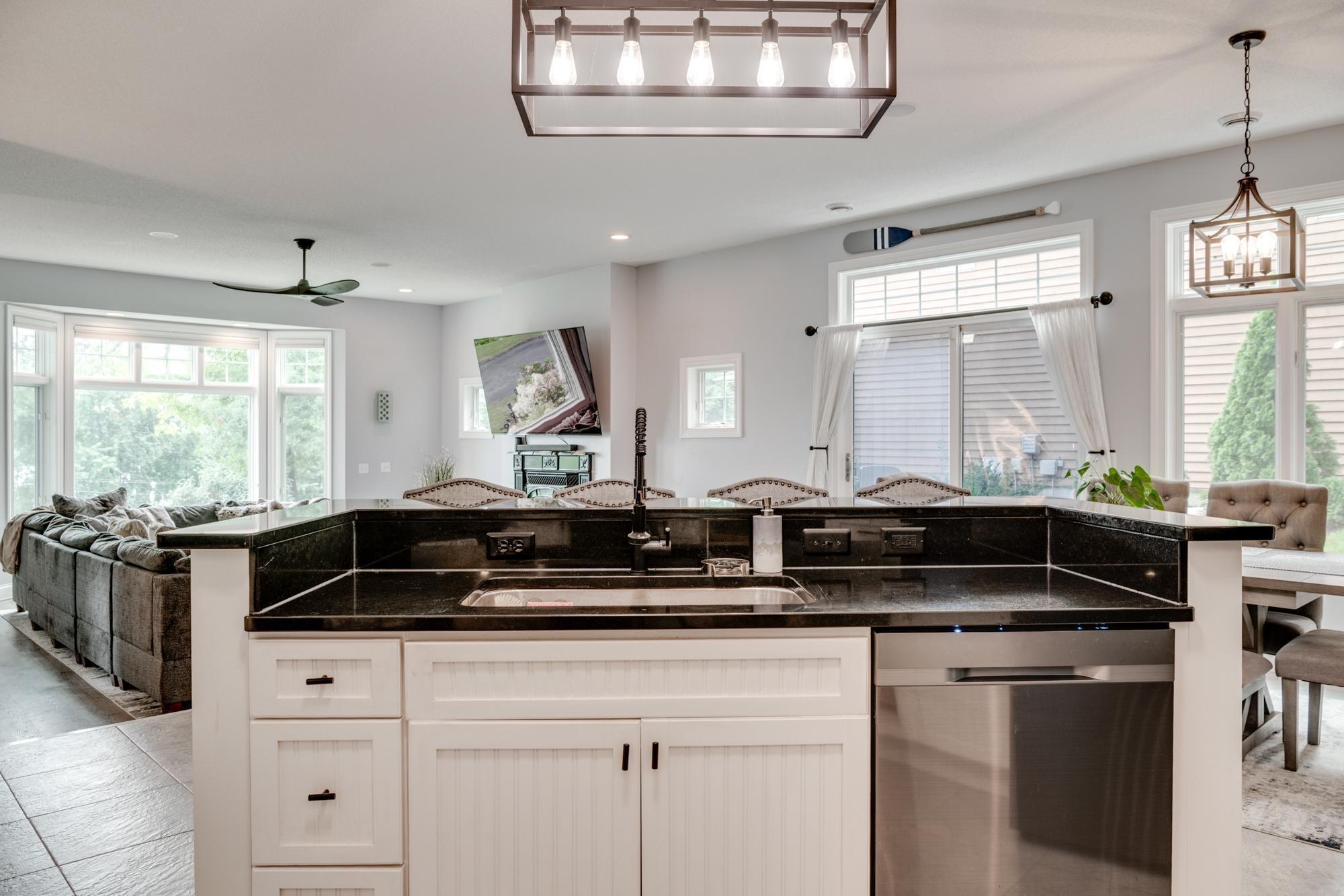 4646 Island View Drive