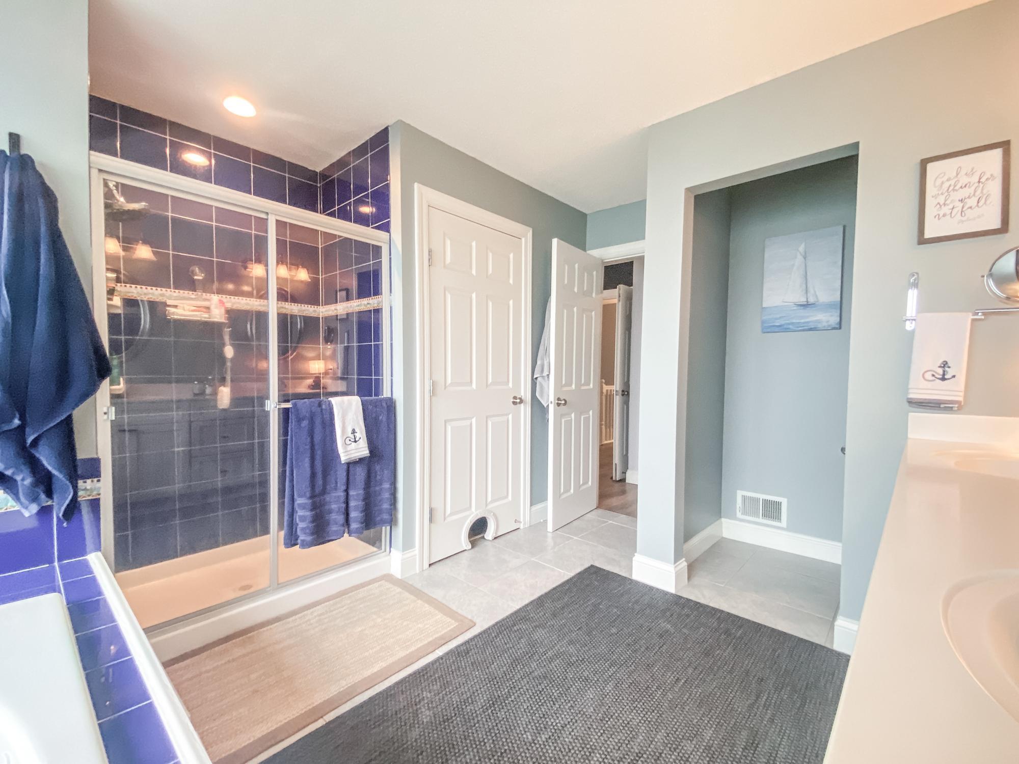 4646 Island View Drive