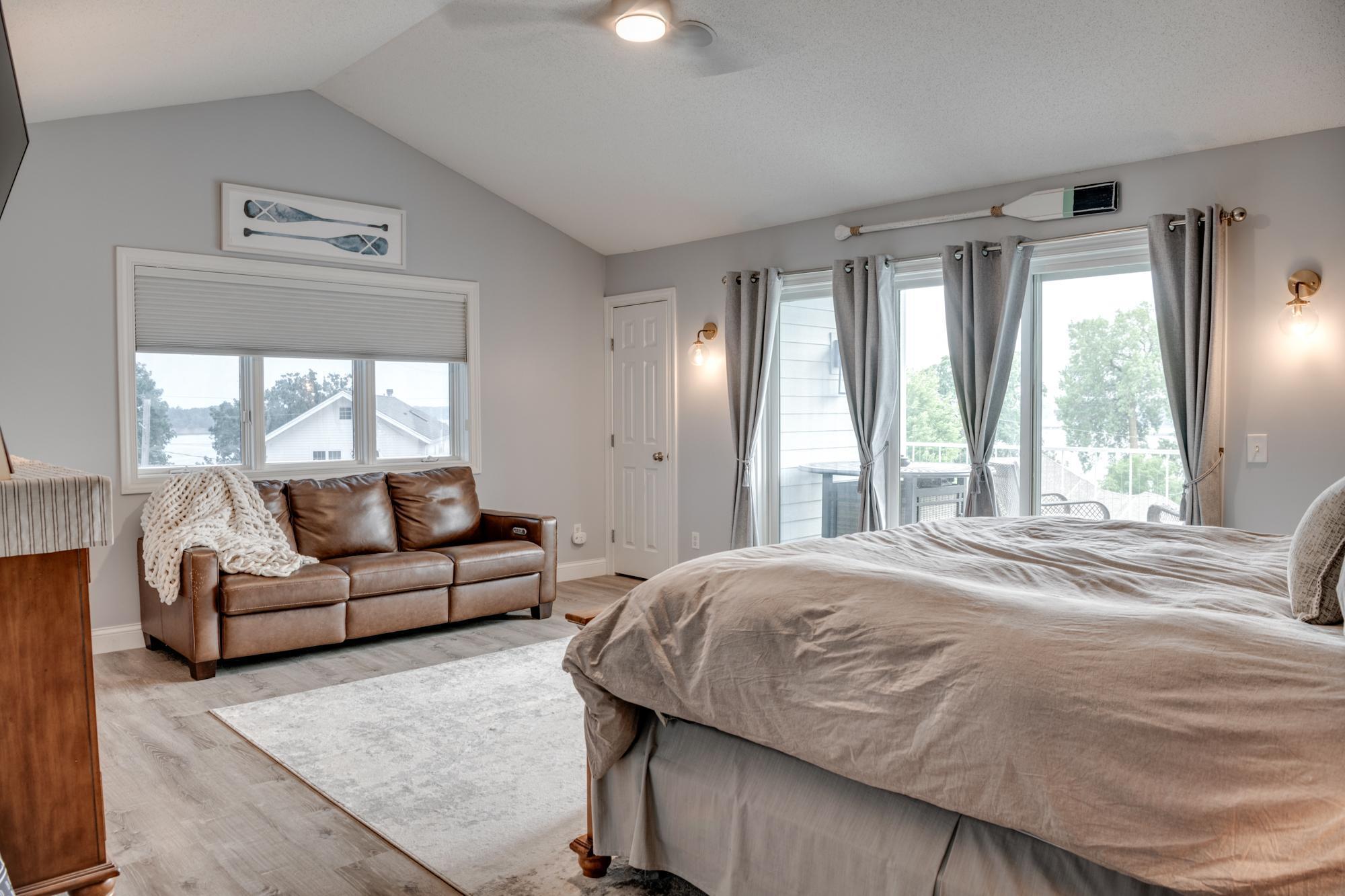 4646 Island View Drive