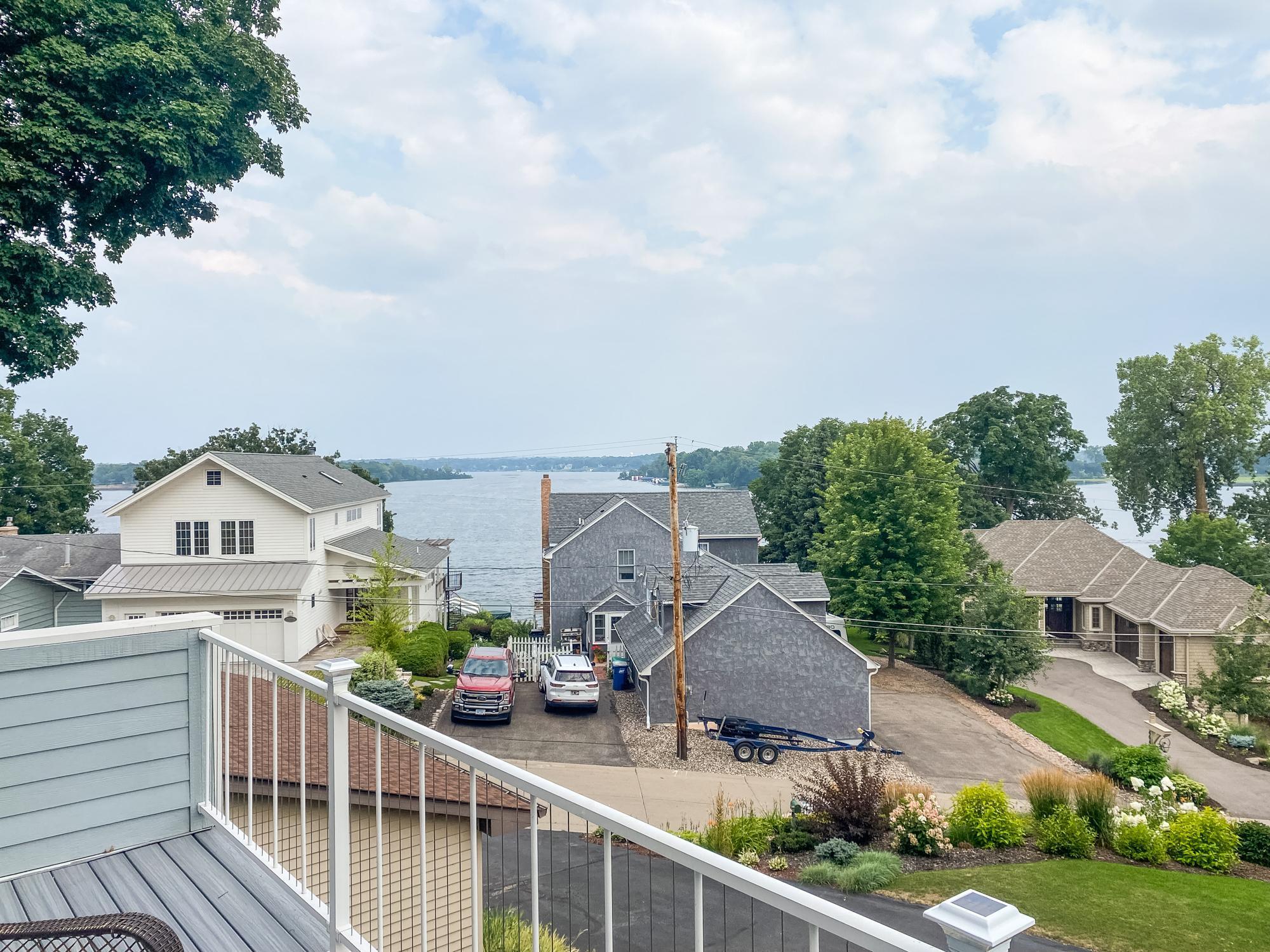 4646 Island View Drive