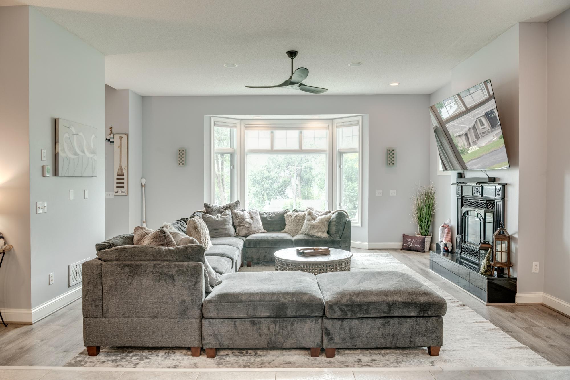 4646 Island View Drive