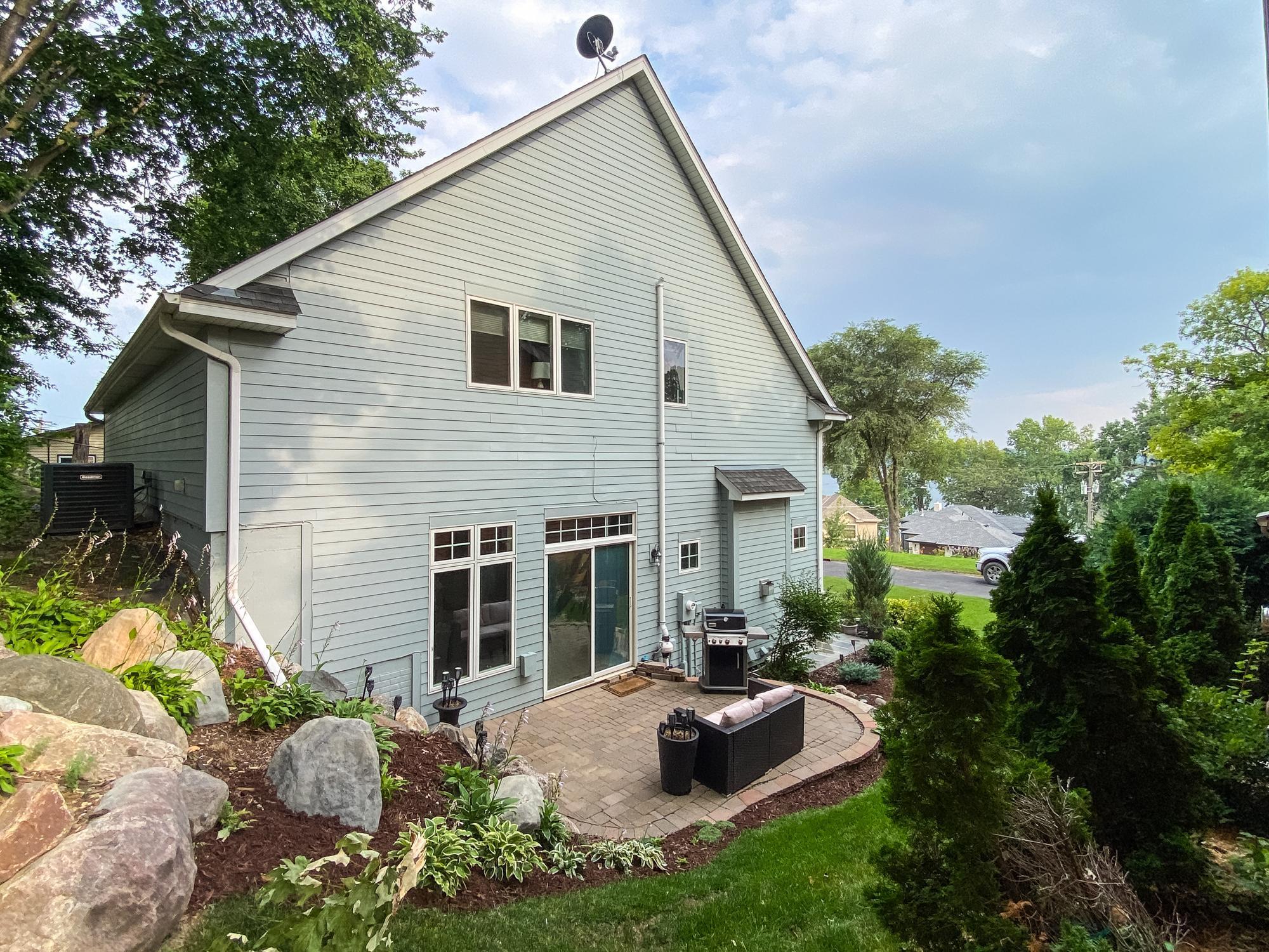 4646 Island View Drive