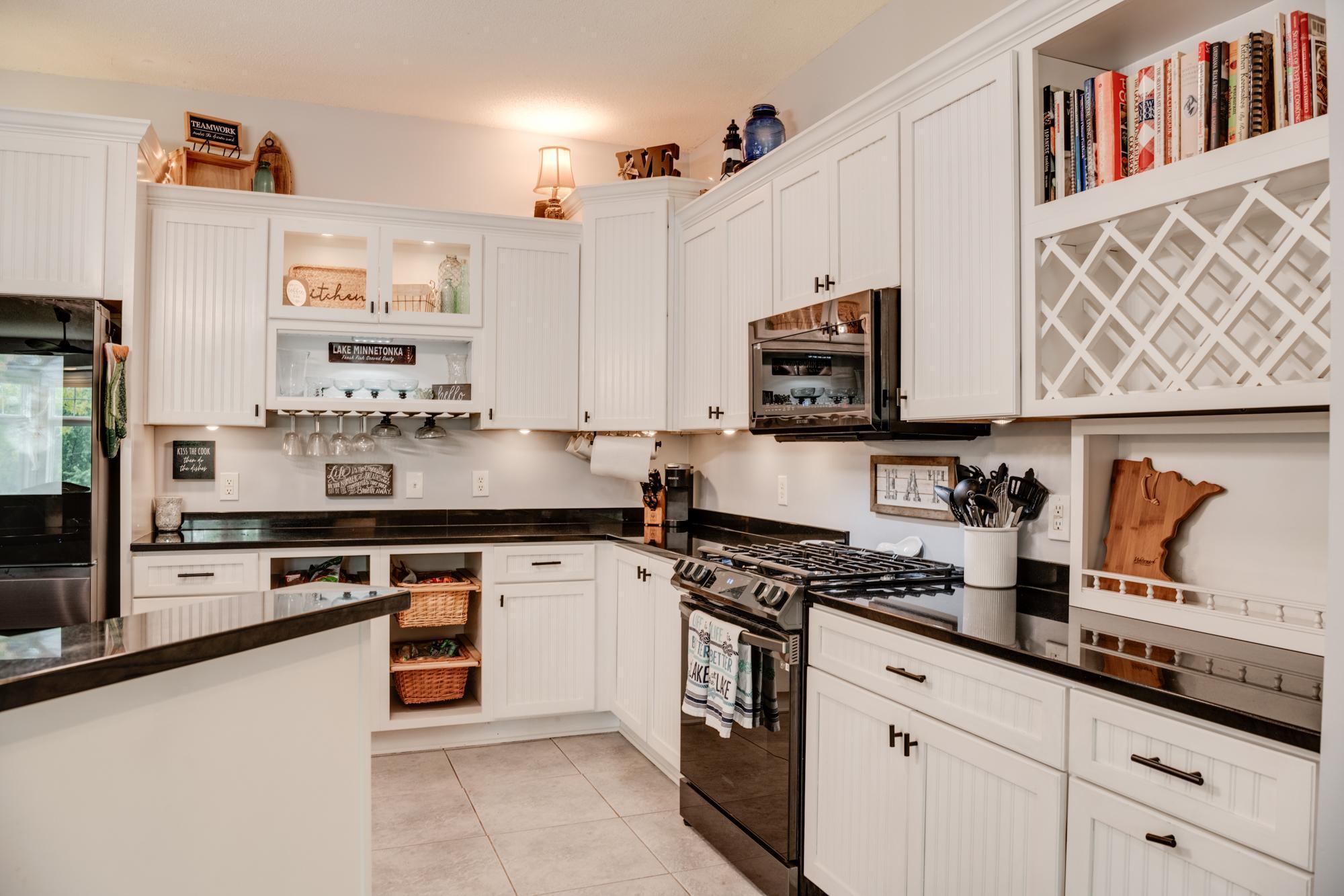 4646 Island View Drive