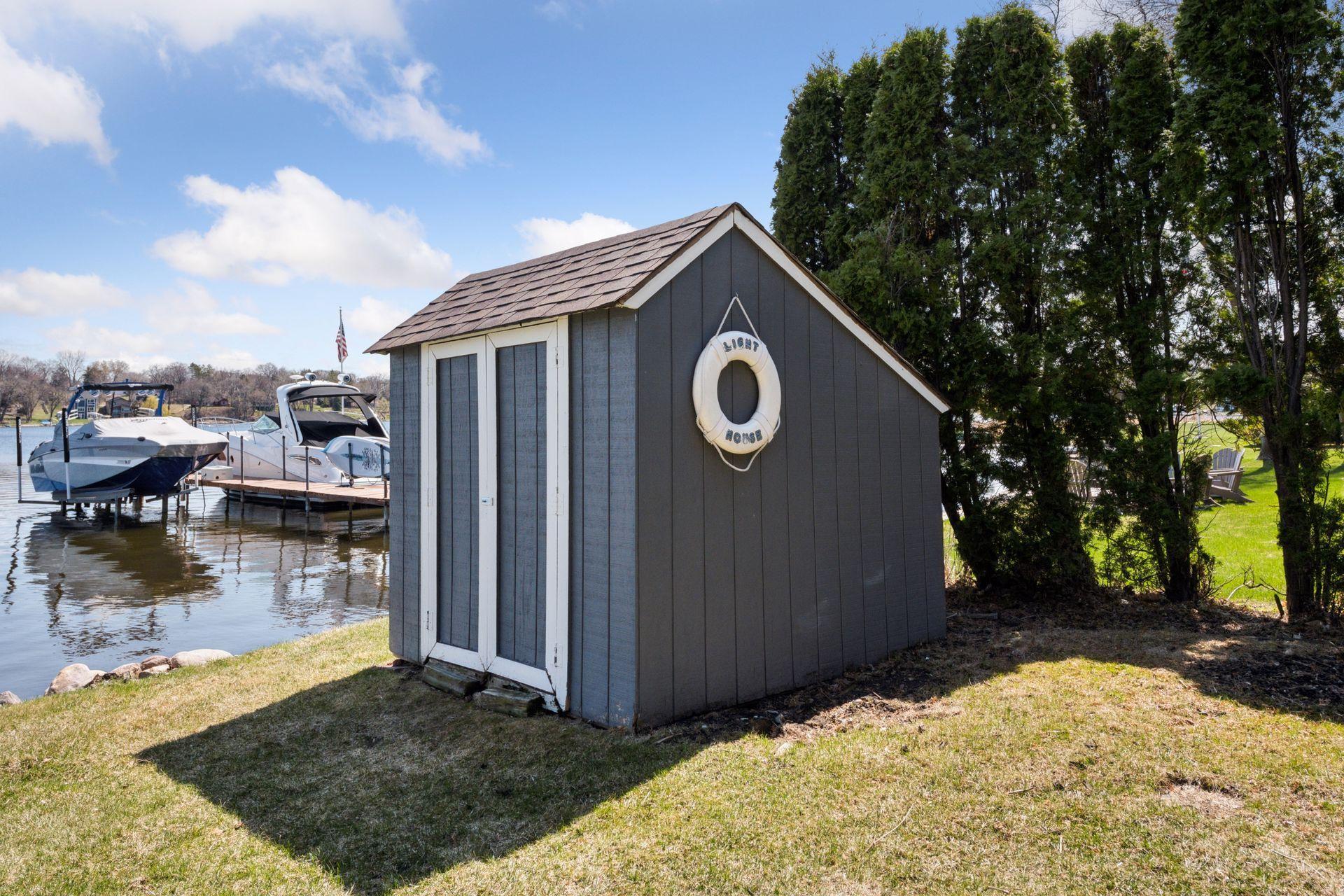 4450 Forest Lake Landing