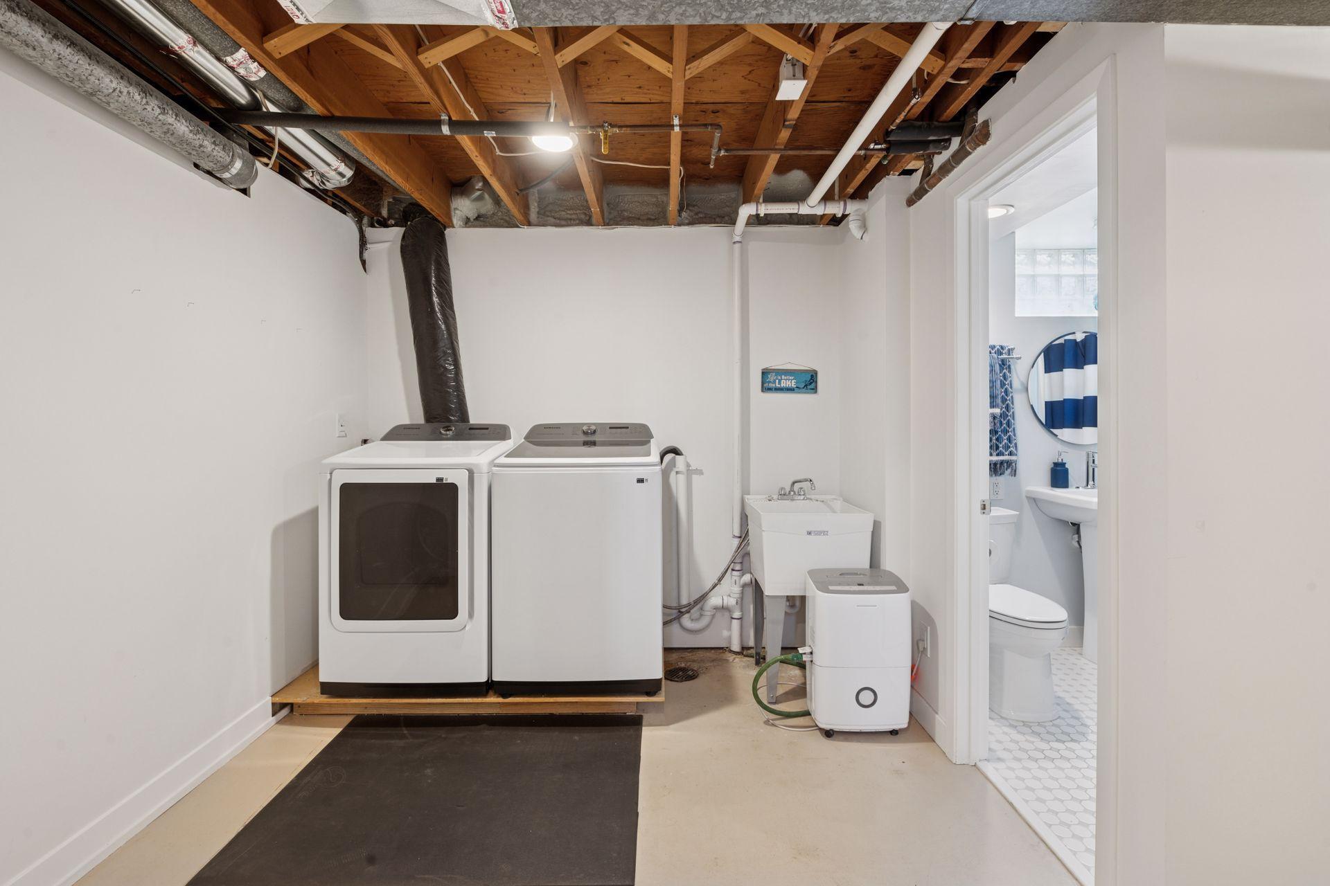 4450 Forest Lake Landing