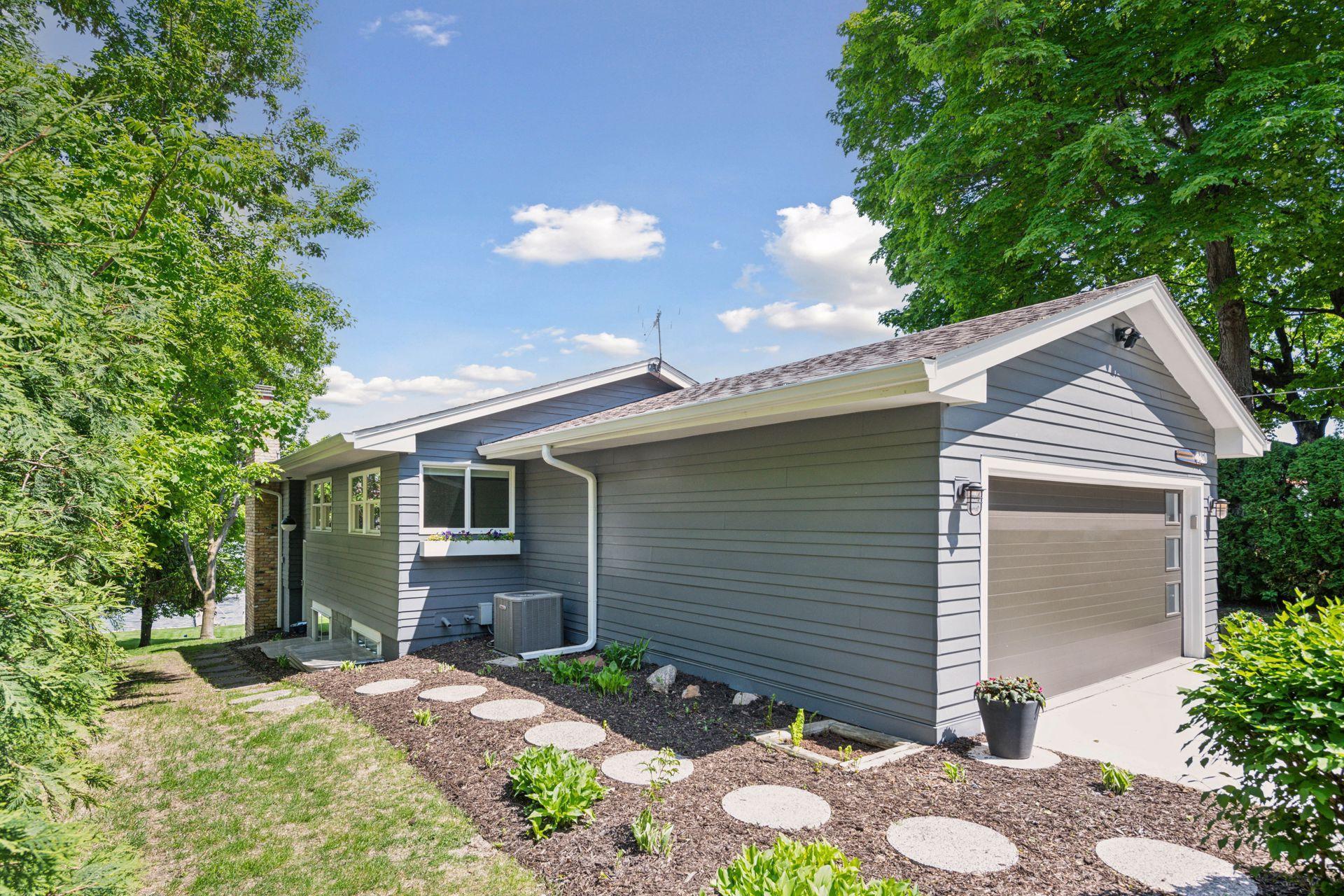 4450 Forest Lake Landing