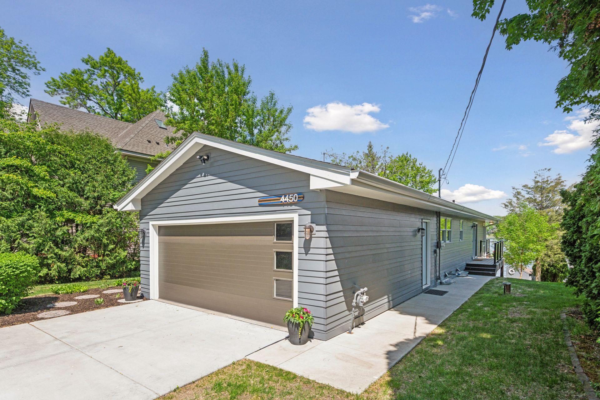 4450 Forest Lake Landing