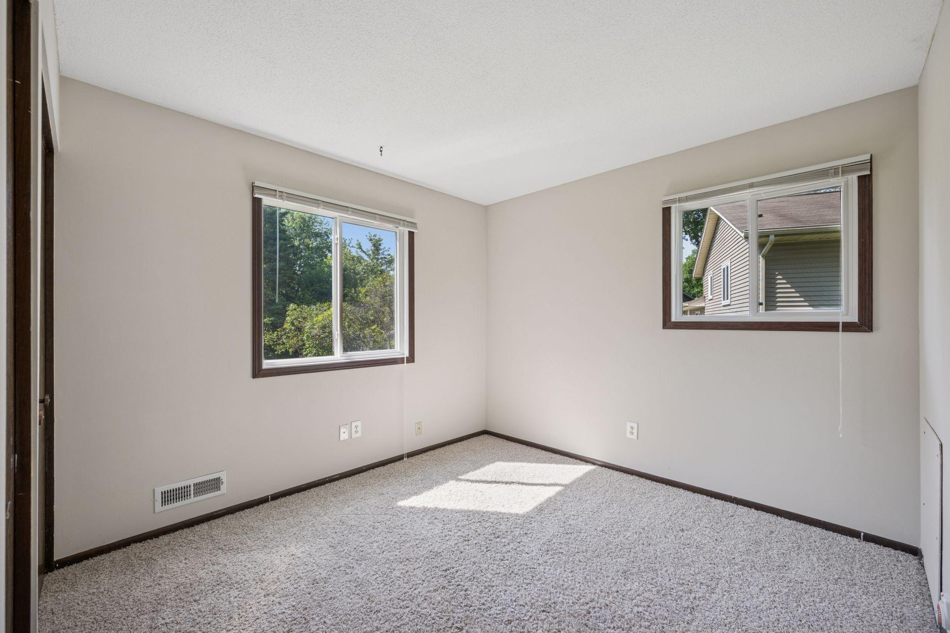 10655 103rd Avenue N