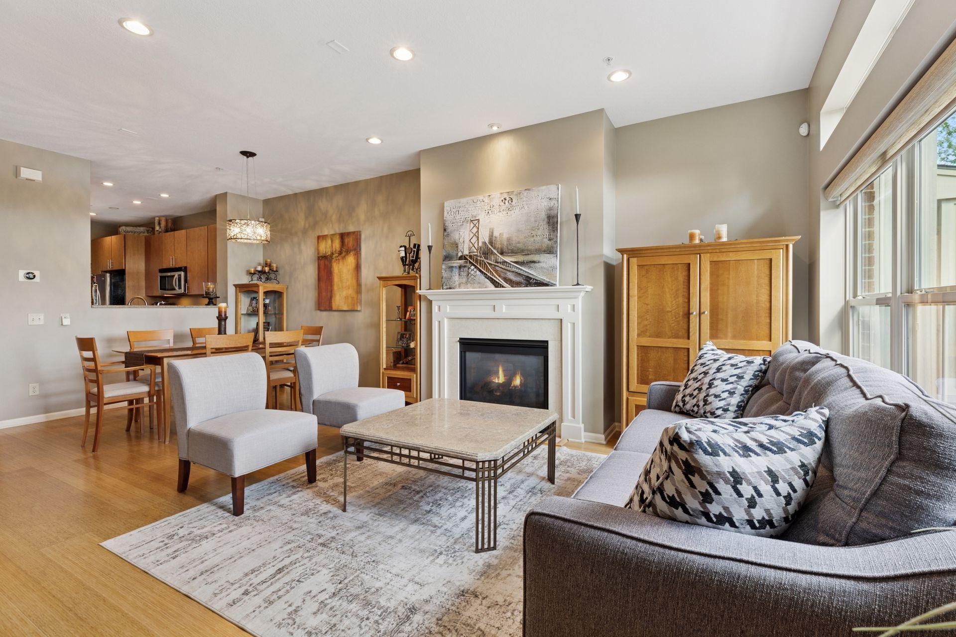 12274 Lakeview Drive N