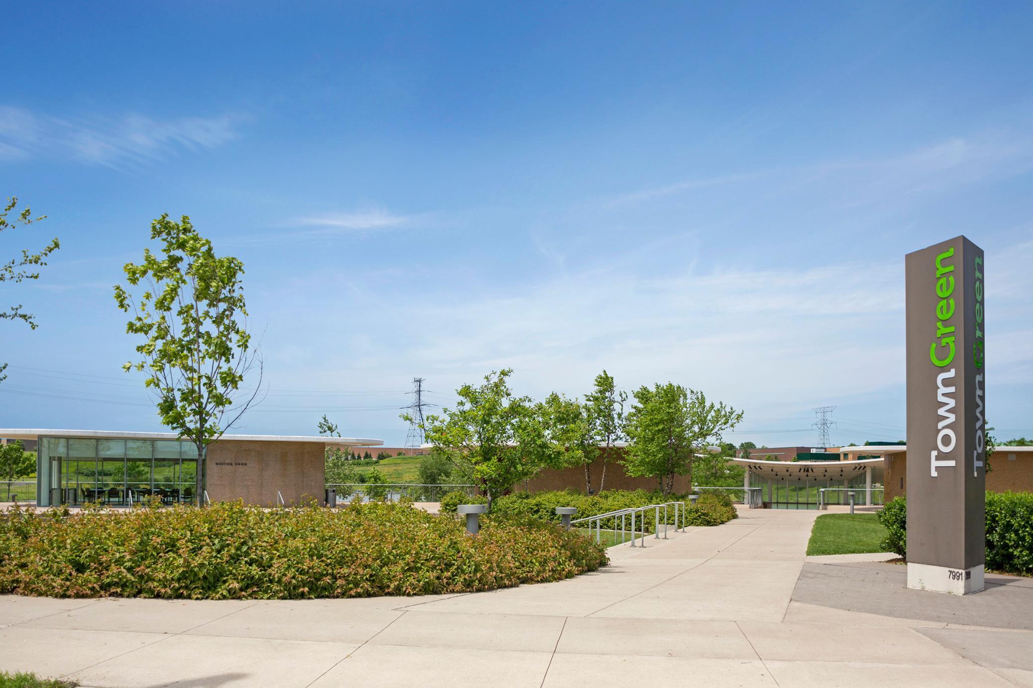 12274 Lakeview Drive N