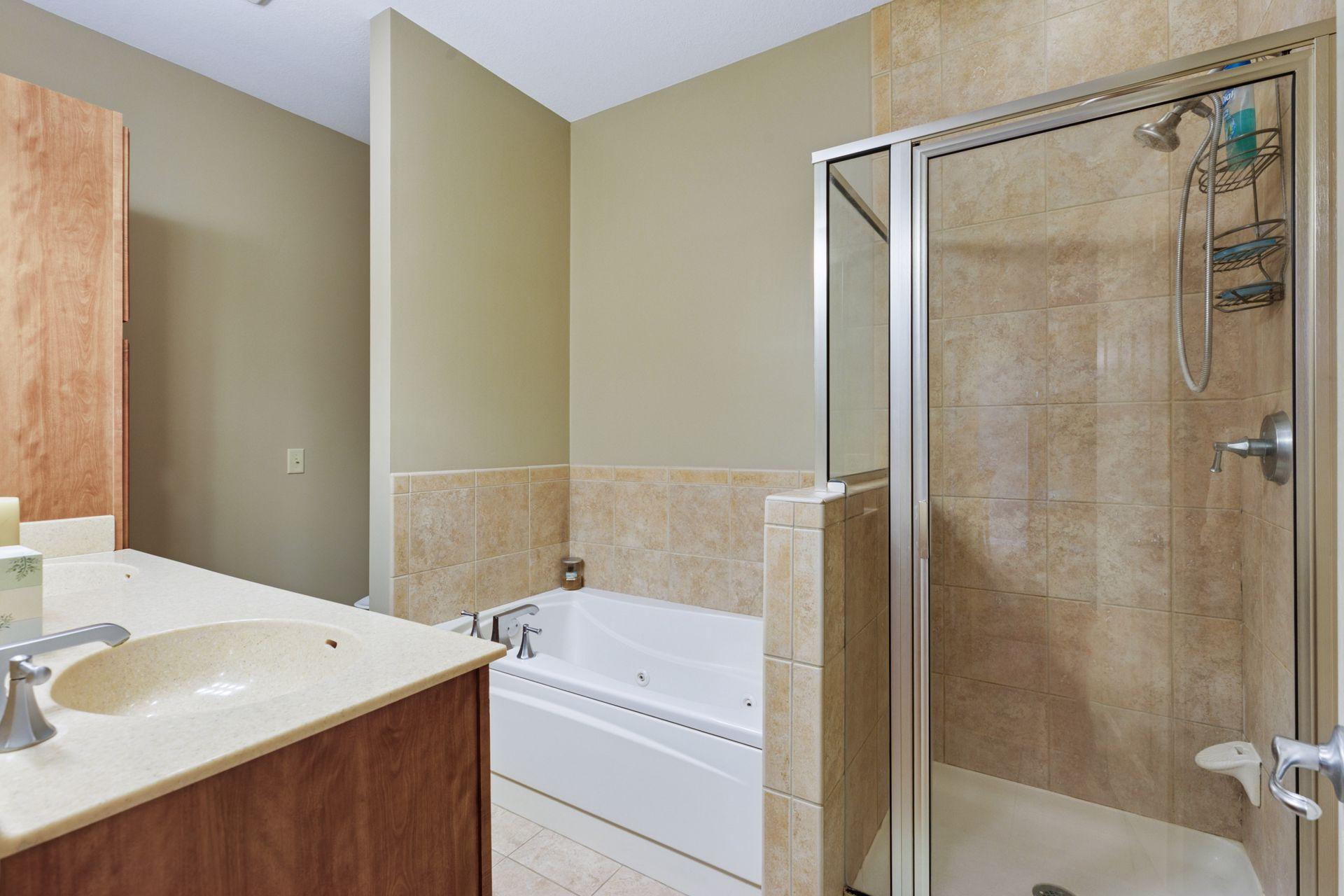 12274 Lakeview Drive N