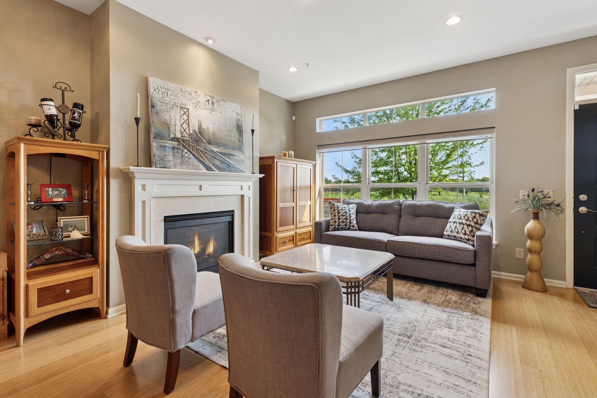 12274 Lakeview Drive N